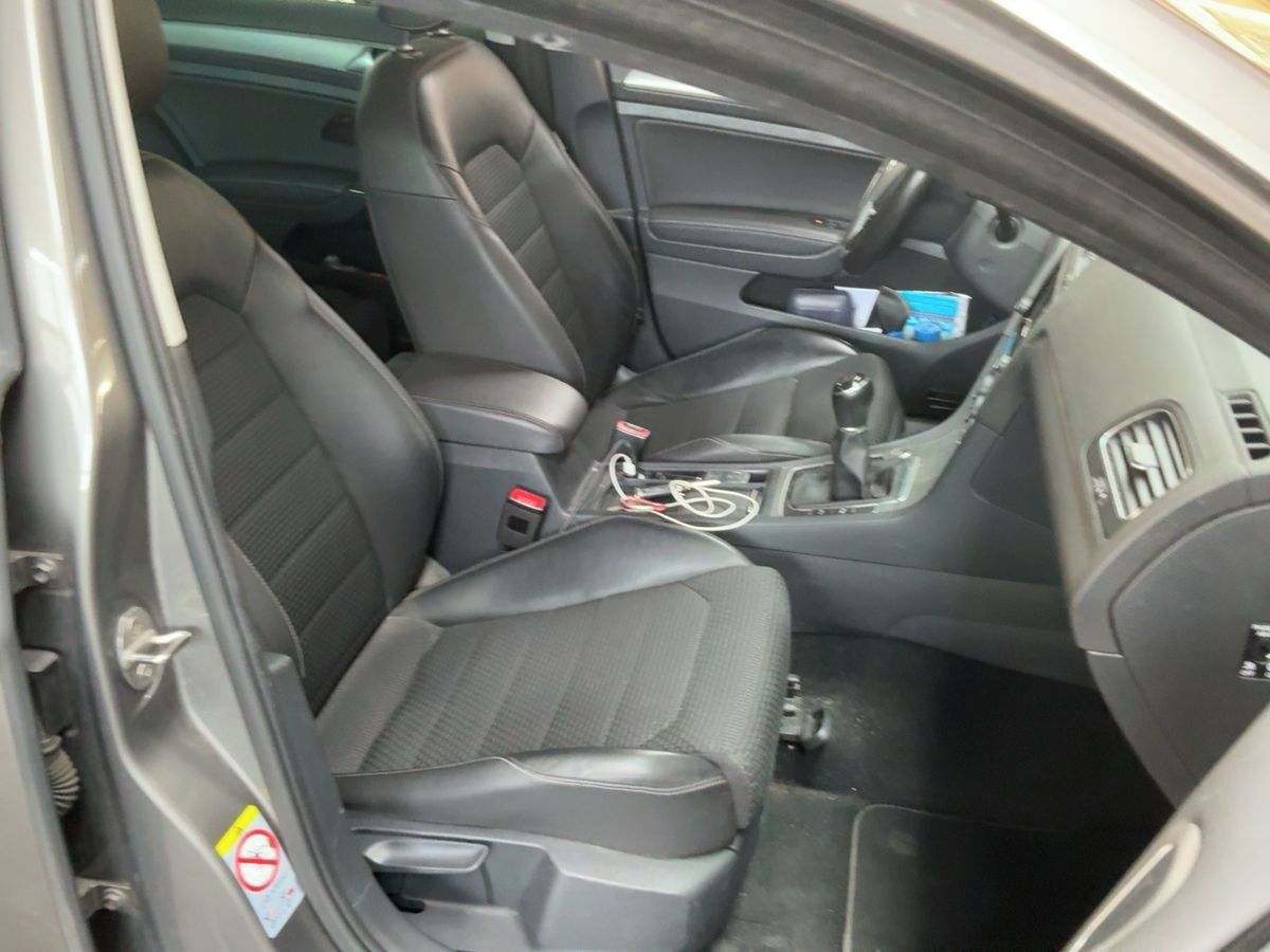 Volkswagen Golf, 7 2.0Tdi 110KW HIGHLINE BI-XEN - fotka 2