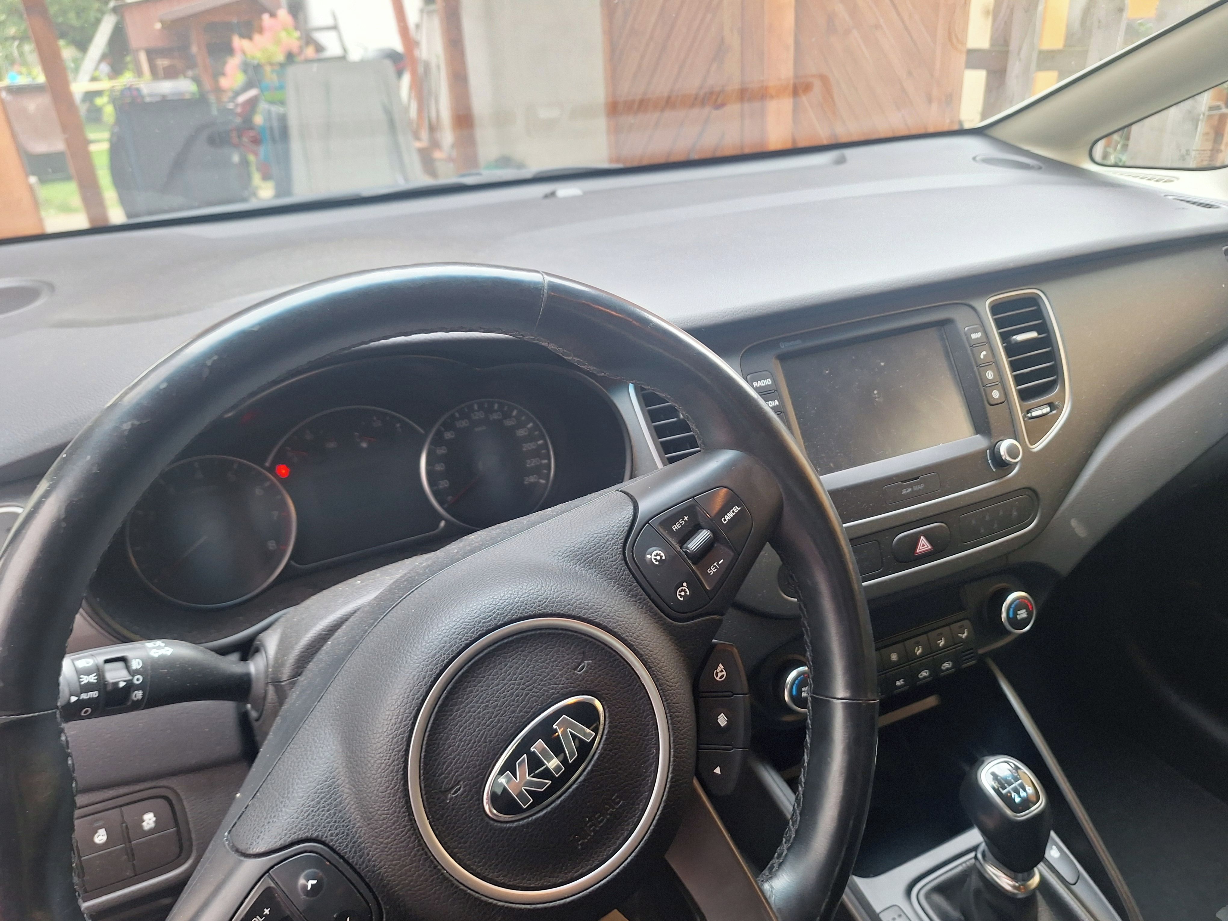 Kia Carens, KIA CARENS 7mist - fotka 4
