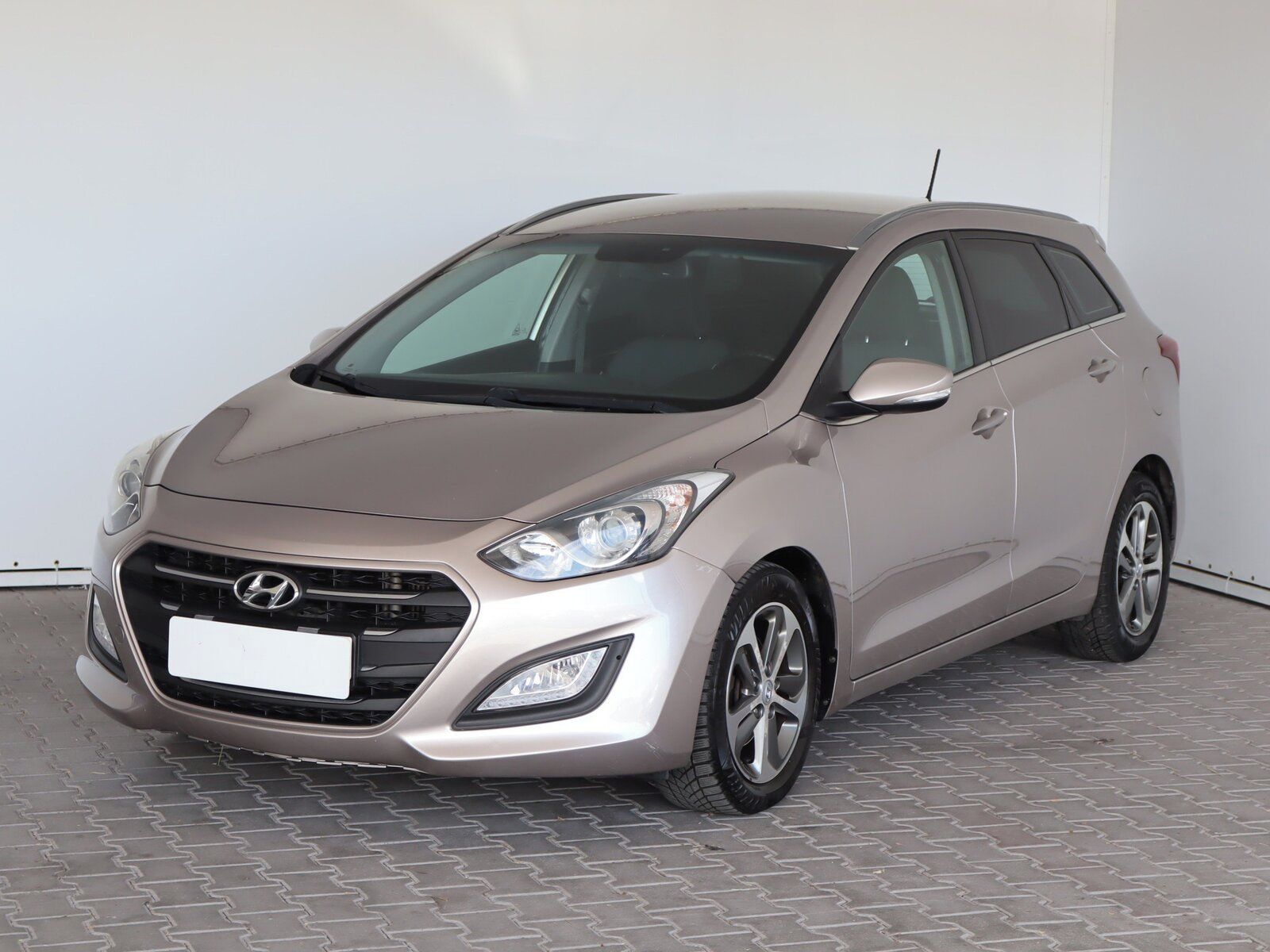 Hyundai i30, 1.6 CRDi, Automat - fotka 2