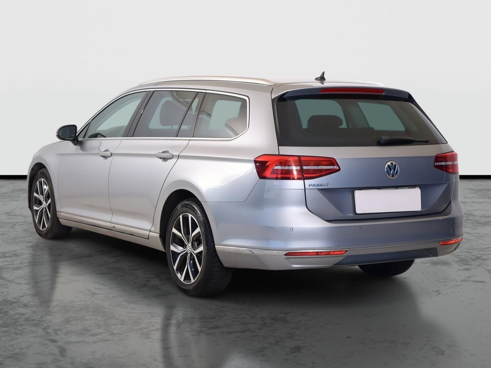 Volkswagen Passat, 2.0 TDI, Automat - fotka 4