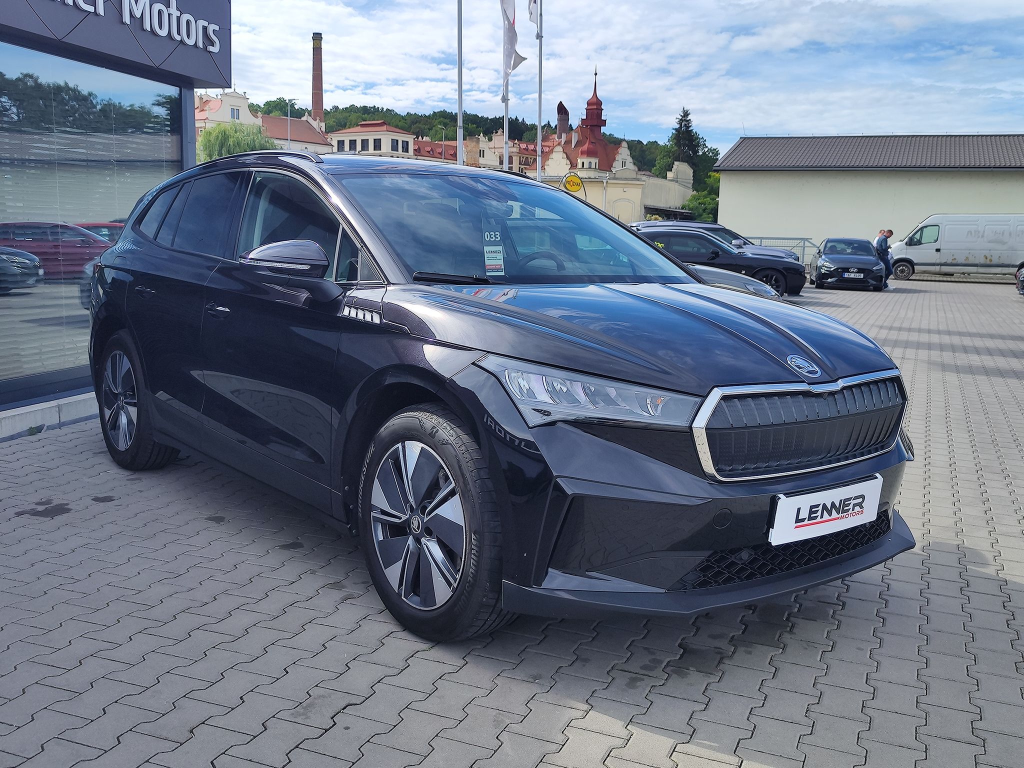 Škoda Enyaq iV, EV/55 kWh/125kW Tour 50 - fotka 3