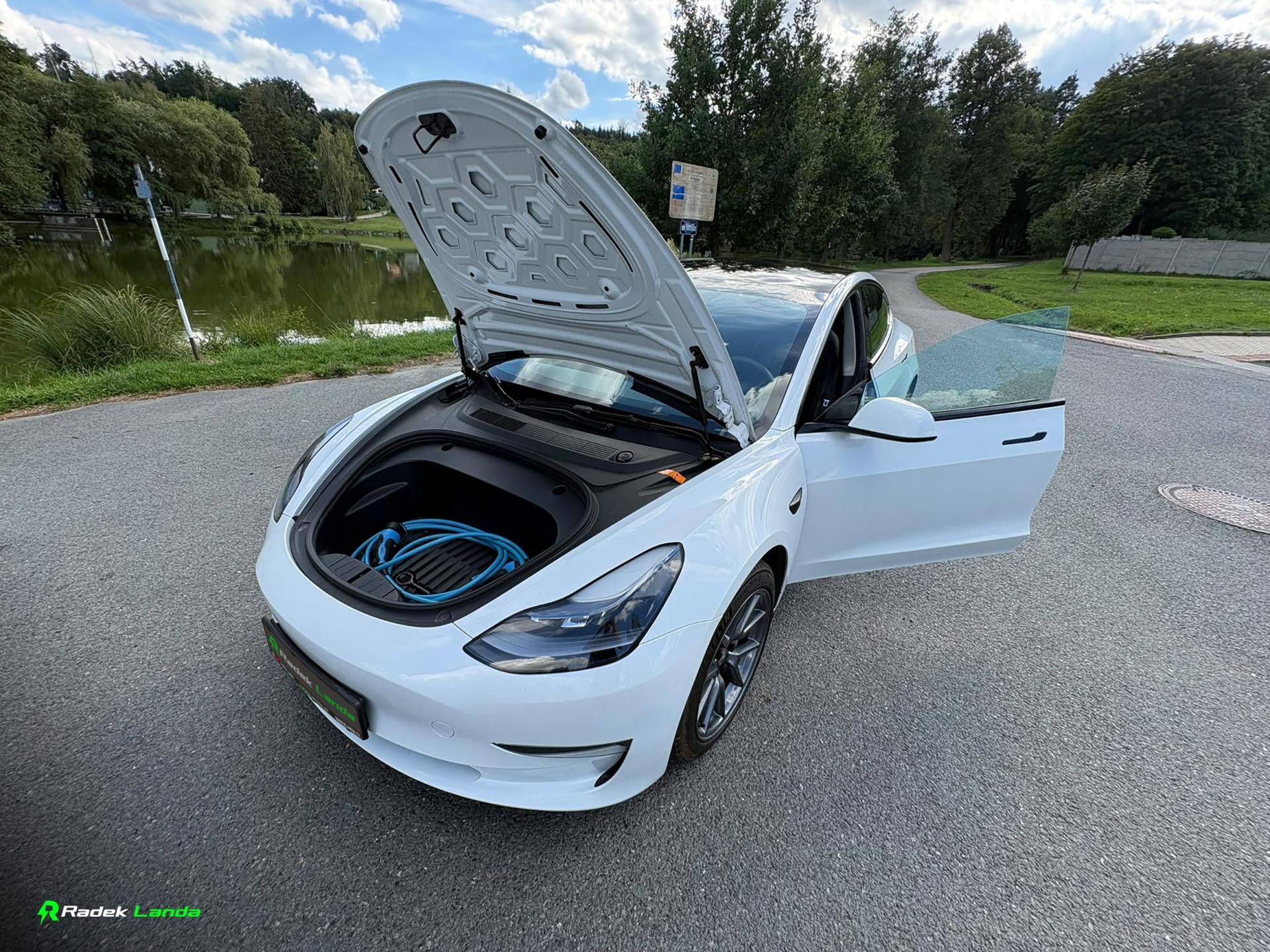 Tesla Model 3, AWD, Tažné, Neplátce - fotka 6
