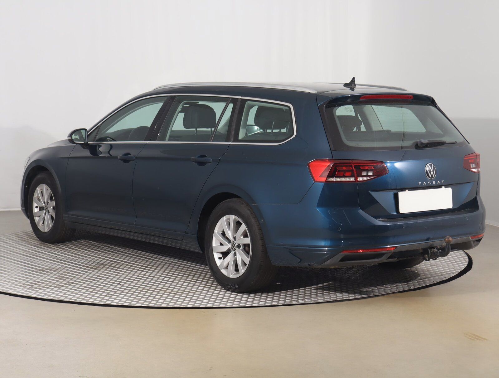 Volkswagen Passat, 2.0 TDI, Business, Automat - fotka 4
