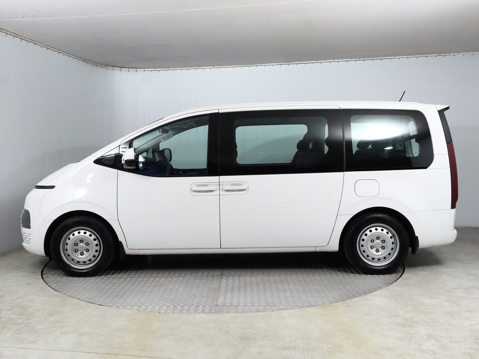 Hyundai Staria, 2.2 CRDi, Klima, ČR, 1Maj, DPH - fotka 3