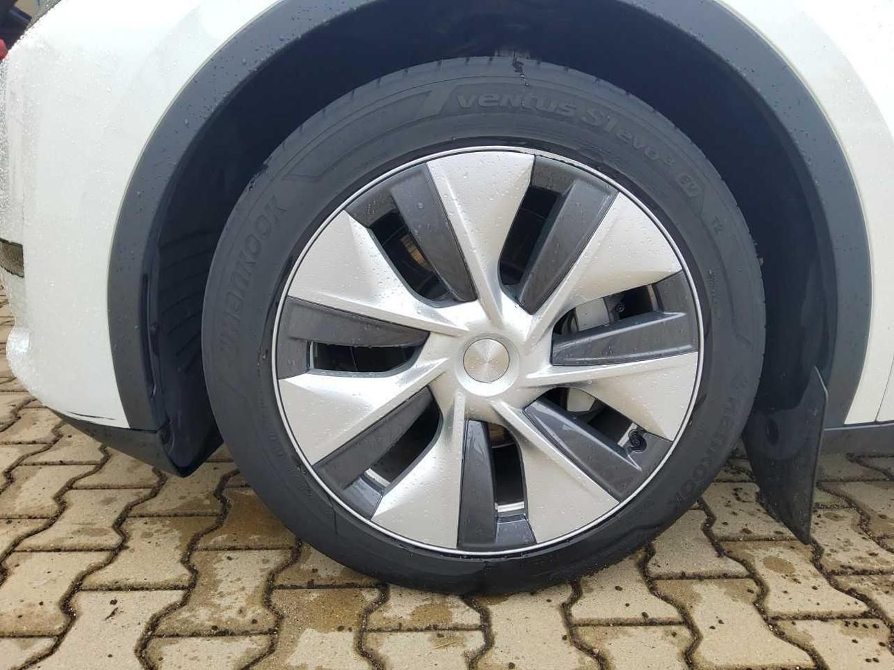 Tesla Model Y, LONG RANGE DUAL MOTOR  93,9% - fotka 3