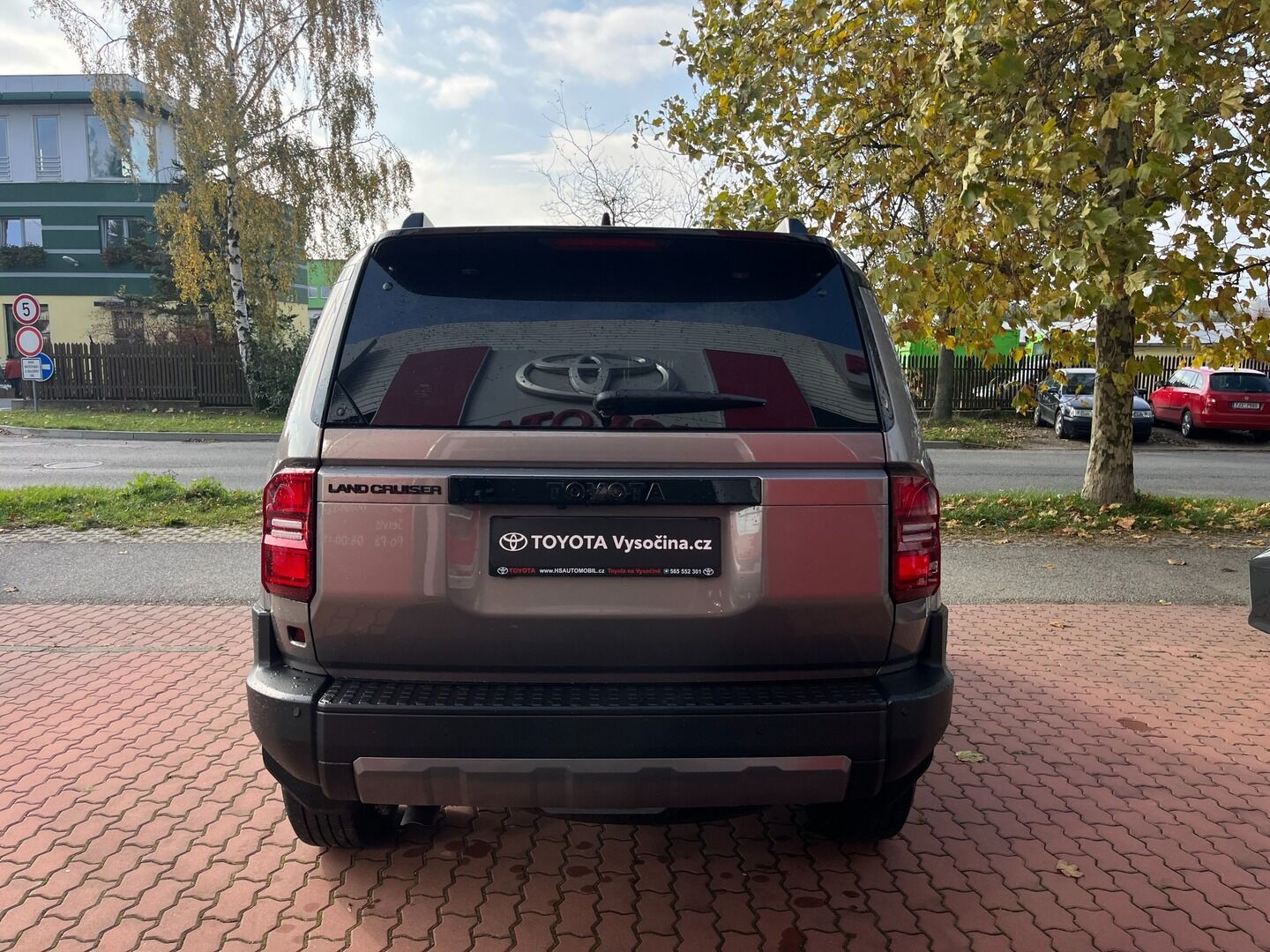 Toyota Land Cruiser, 2,8L MHEV 8AT 4x4 Executive - fotka 6
