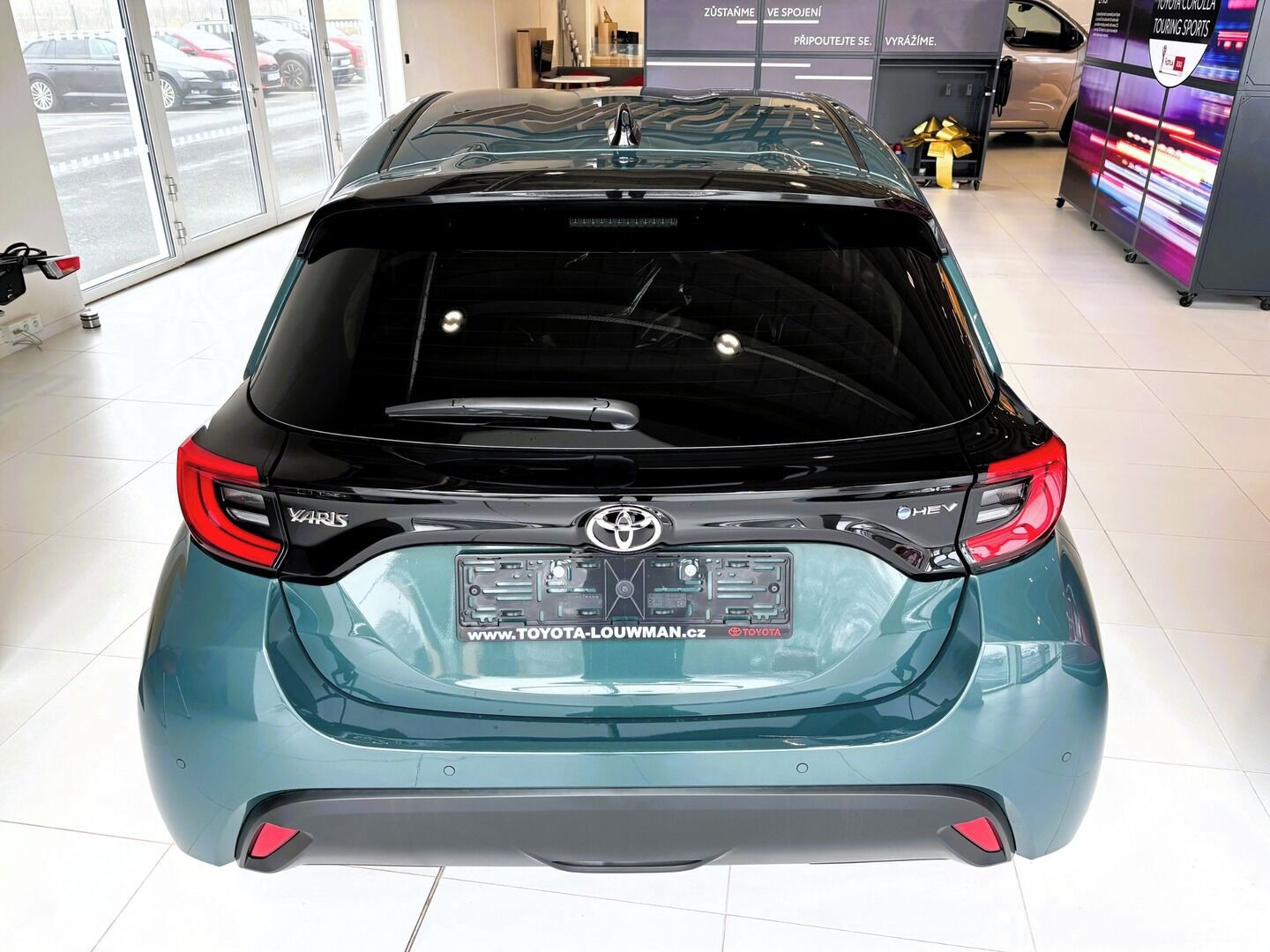 Toyota Yaris, 1,5   Style HEV 116 CVT - fotka 6