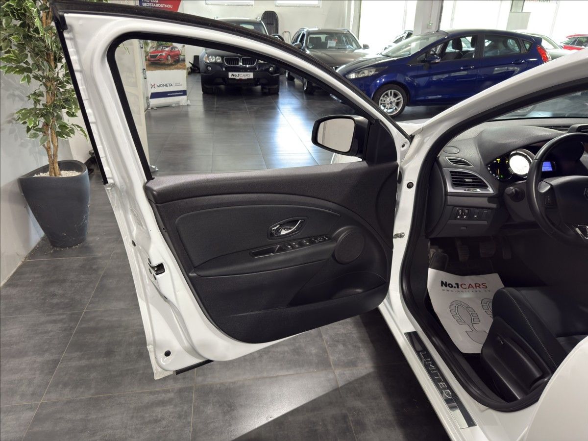 Renault Mégane, 1,6   i LIMITED NAVI VÝHŘEV - fotka 6