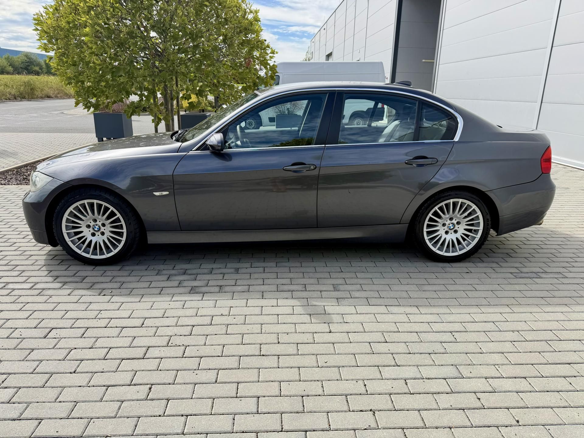 BMW Řada 3, 325I MANUÁL XENONY POLOKŮŽE!!! - fotka 5