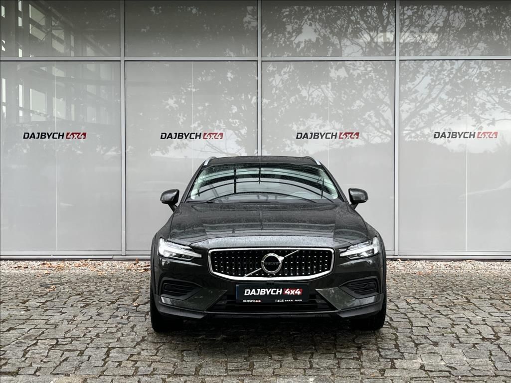 Volvo V60, 2,0 CROSS COUNTRY B4 AWD, DPH - fotka 2