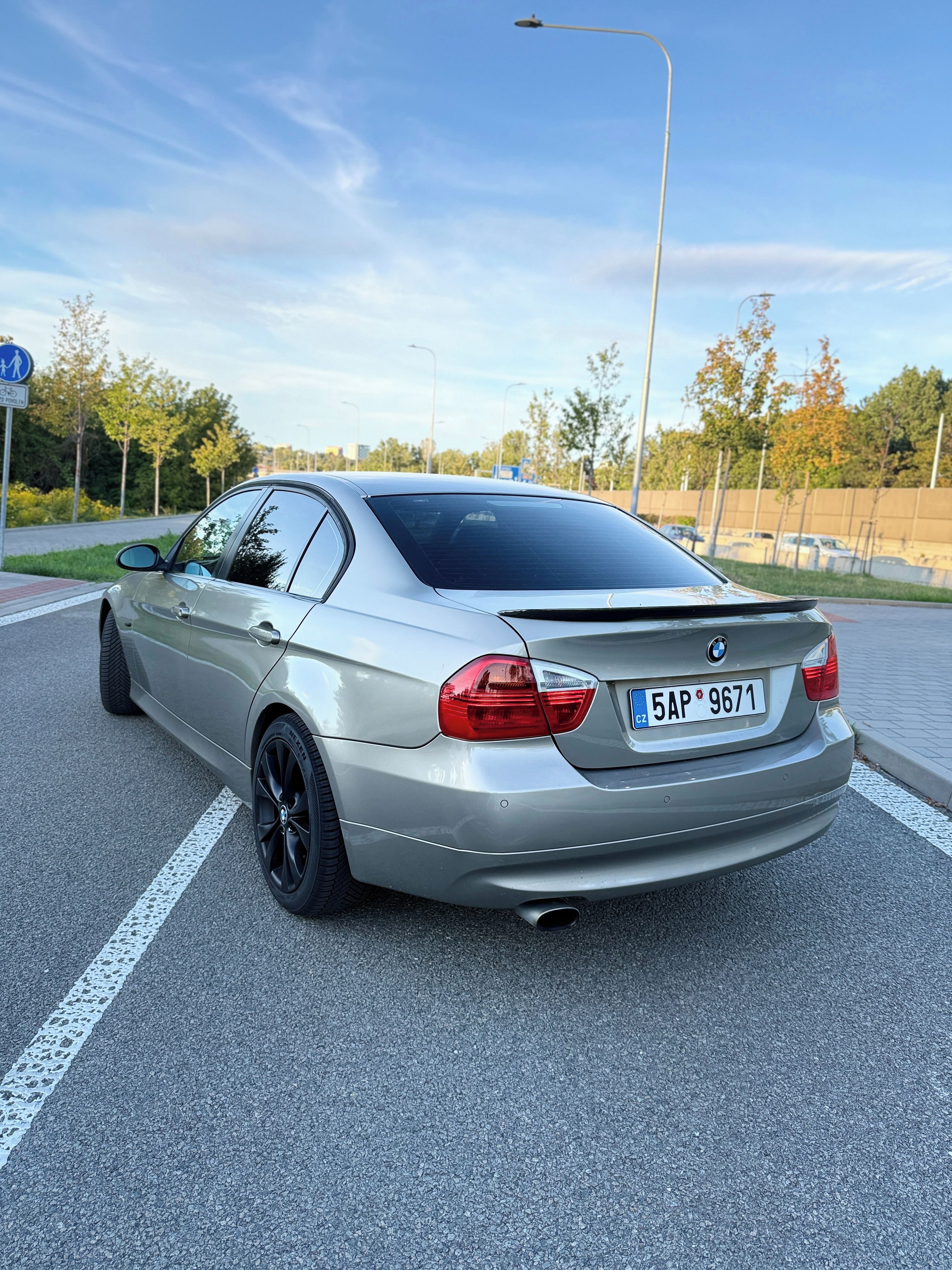 BMW Řada 3, BMW E90 320i - 2.0 Benzin - fotka 5