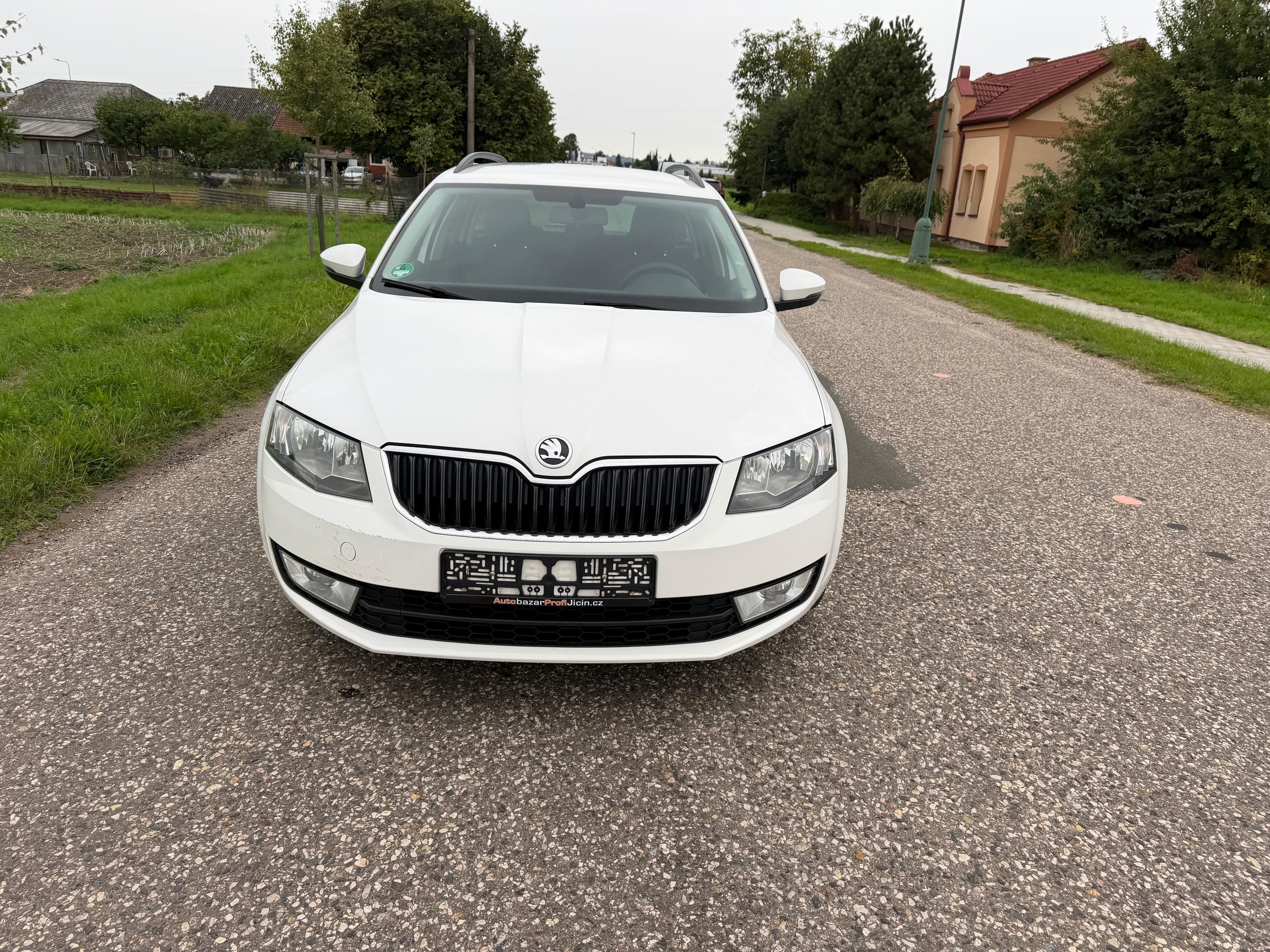 Škoda Octavia, 1,6 TDi pravid.servis,nová STK - fotka 3
