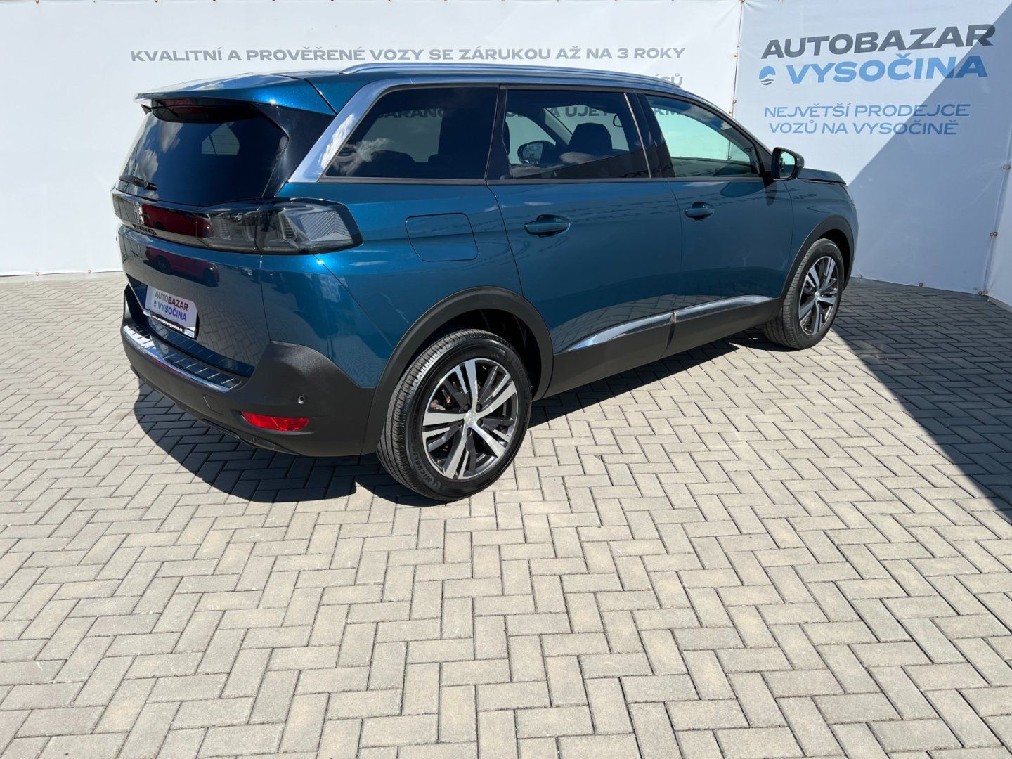 Peugeot 5008, 1.2PT 96kW! Allure! LED!7-míst - fotka 4