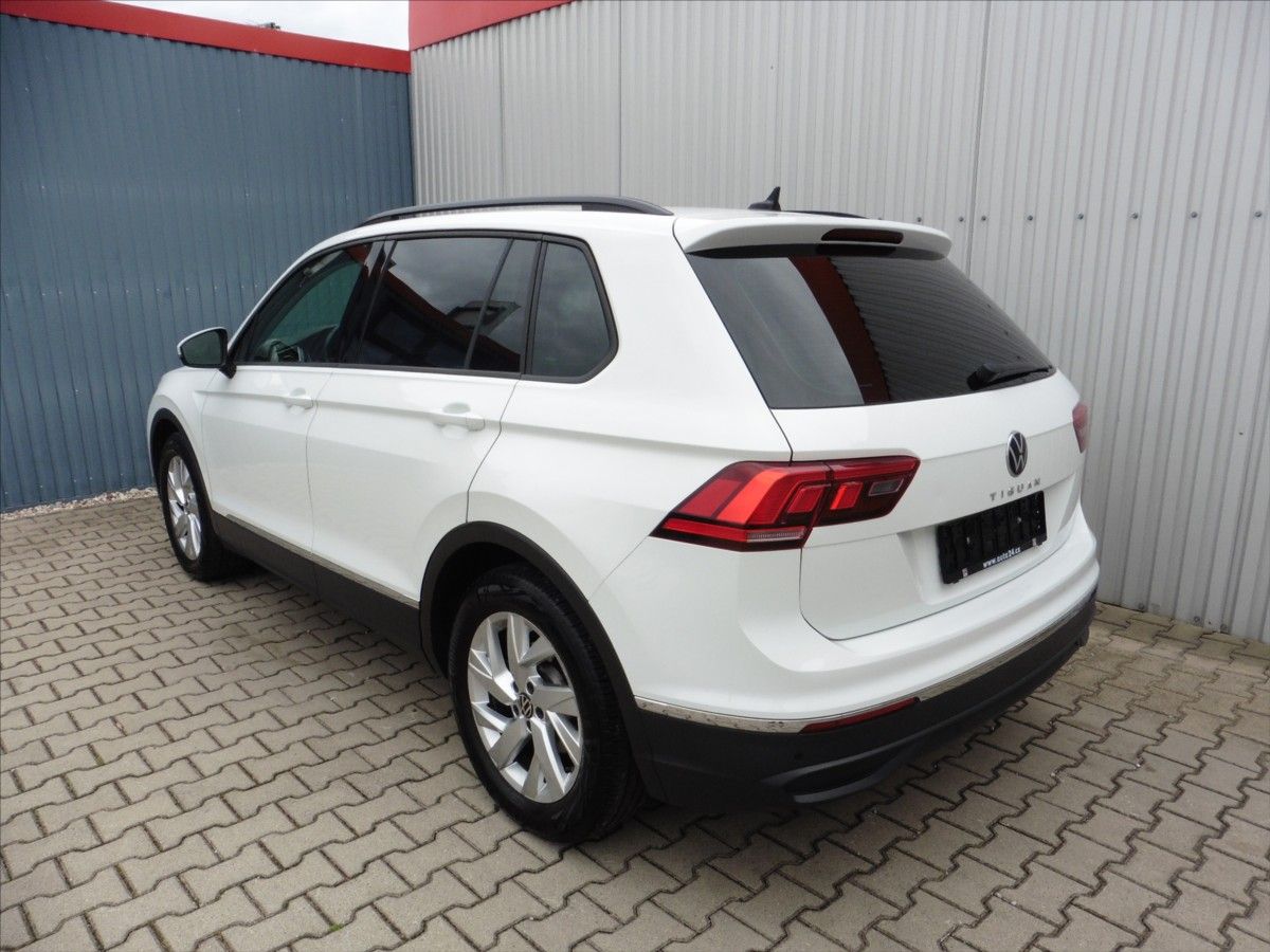 Volkswagen Tiguan, 2,0 TDi Life DSG Navi - fotka 3