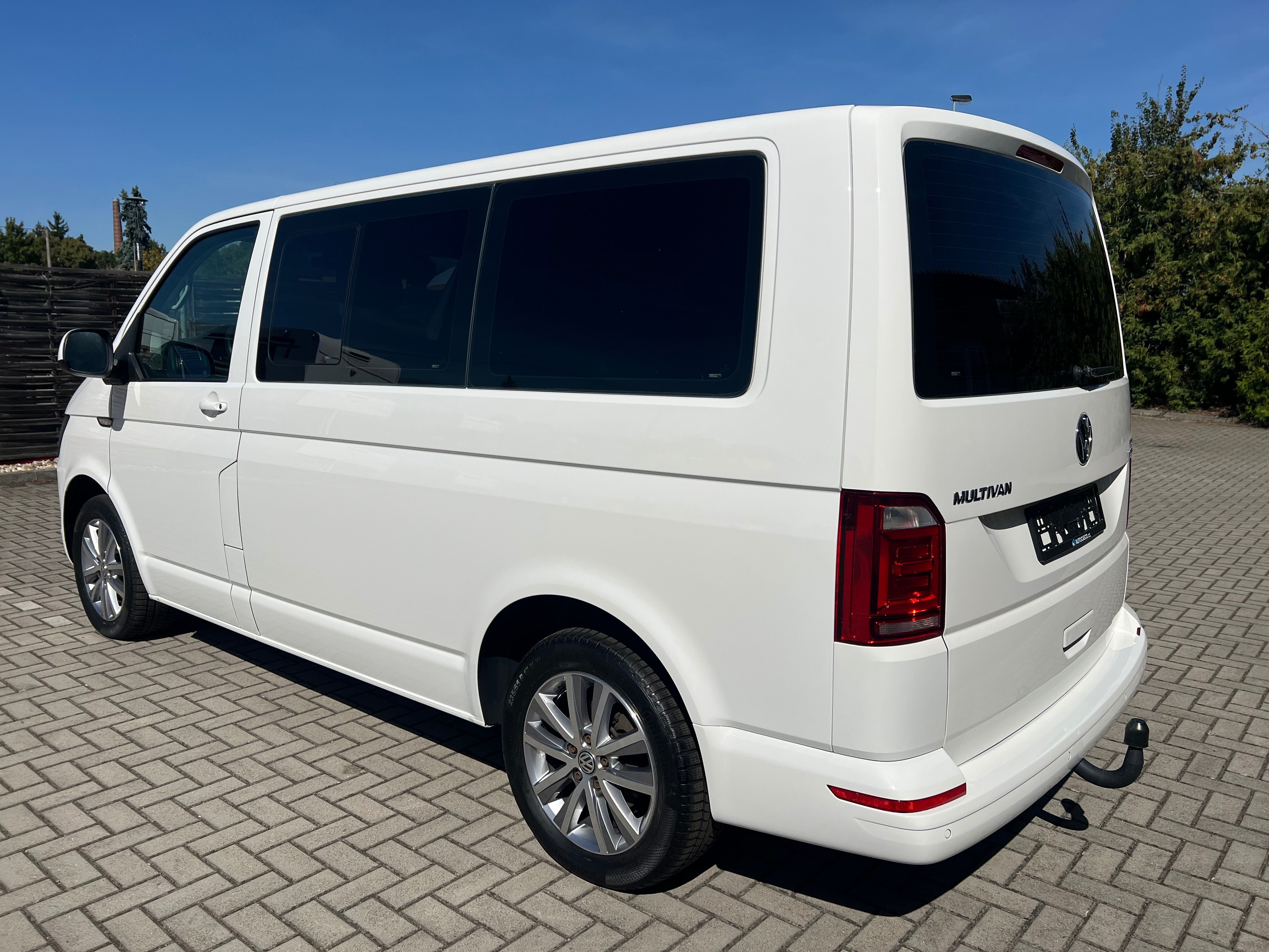 Volkswagen Multivan, 2.0TDI 110kW manuál tažné 7-m - fotka 3
