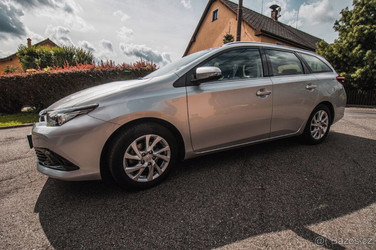 Toyota Auris - fotka 2