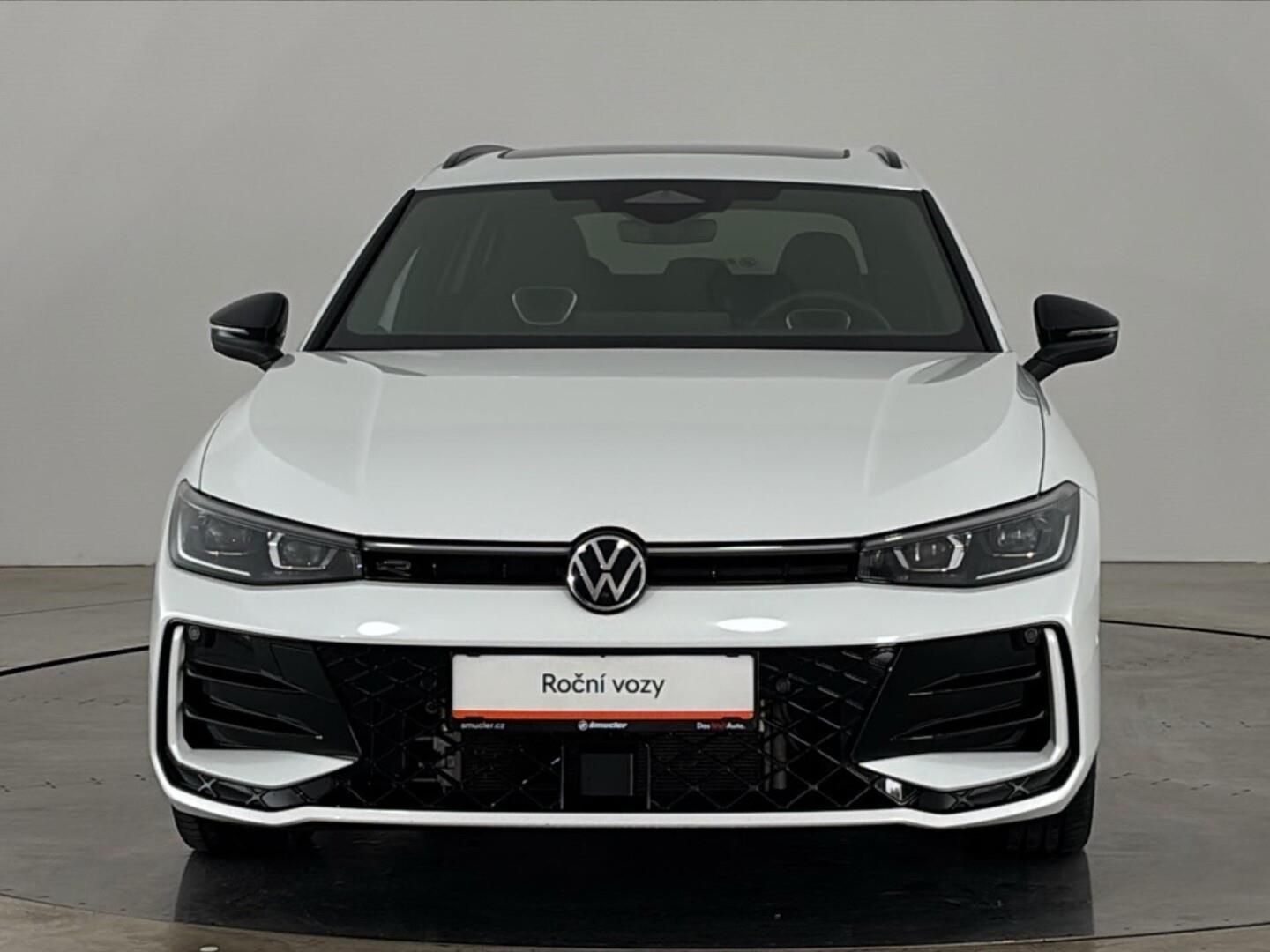 Volkswagen Passat, 1.5 eHybrid / 130 kW R-Line Pe - fotka 4