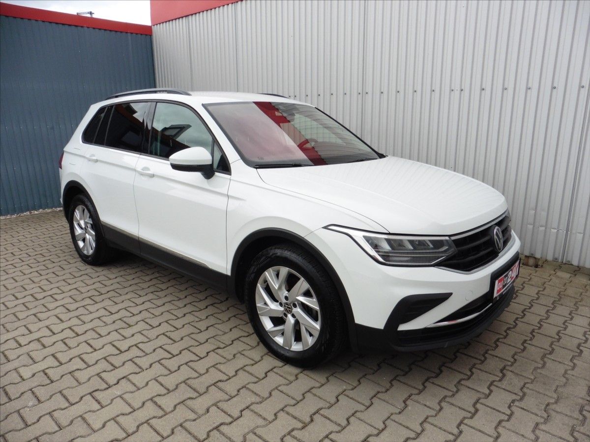 Volkswagen Tiguan, 2,0 TDi Life DSG Navi - fotka 2
