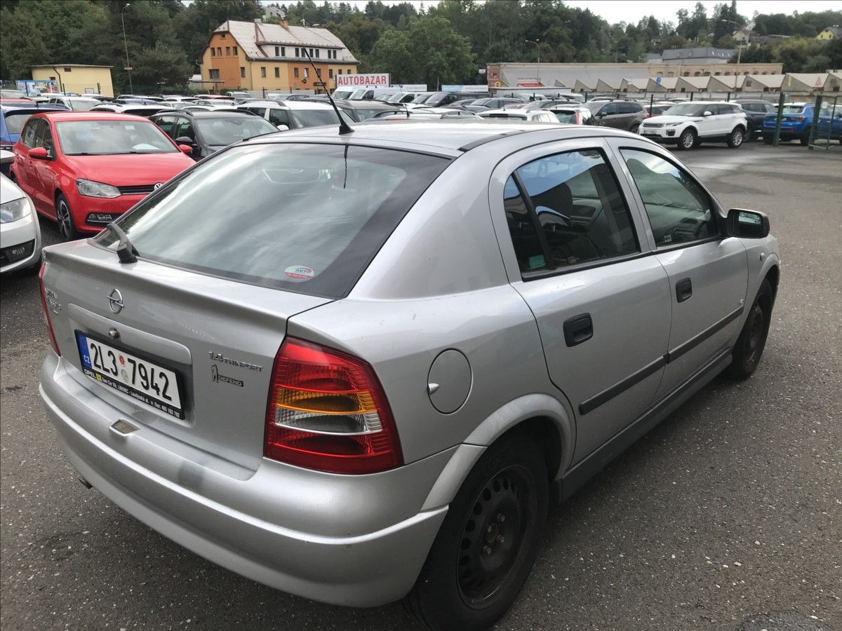 Opel Astra, 1,4 i 66kW 5dv. AC 62tkm! - fotka 5