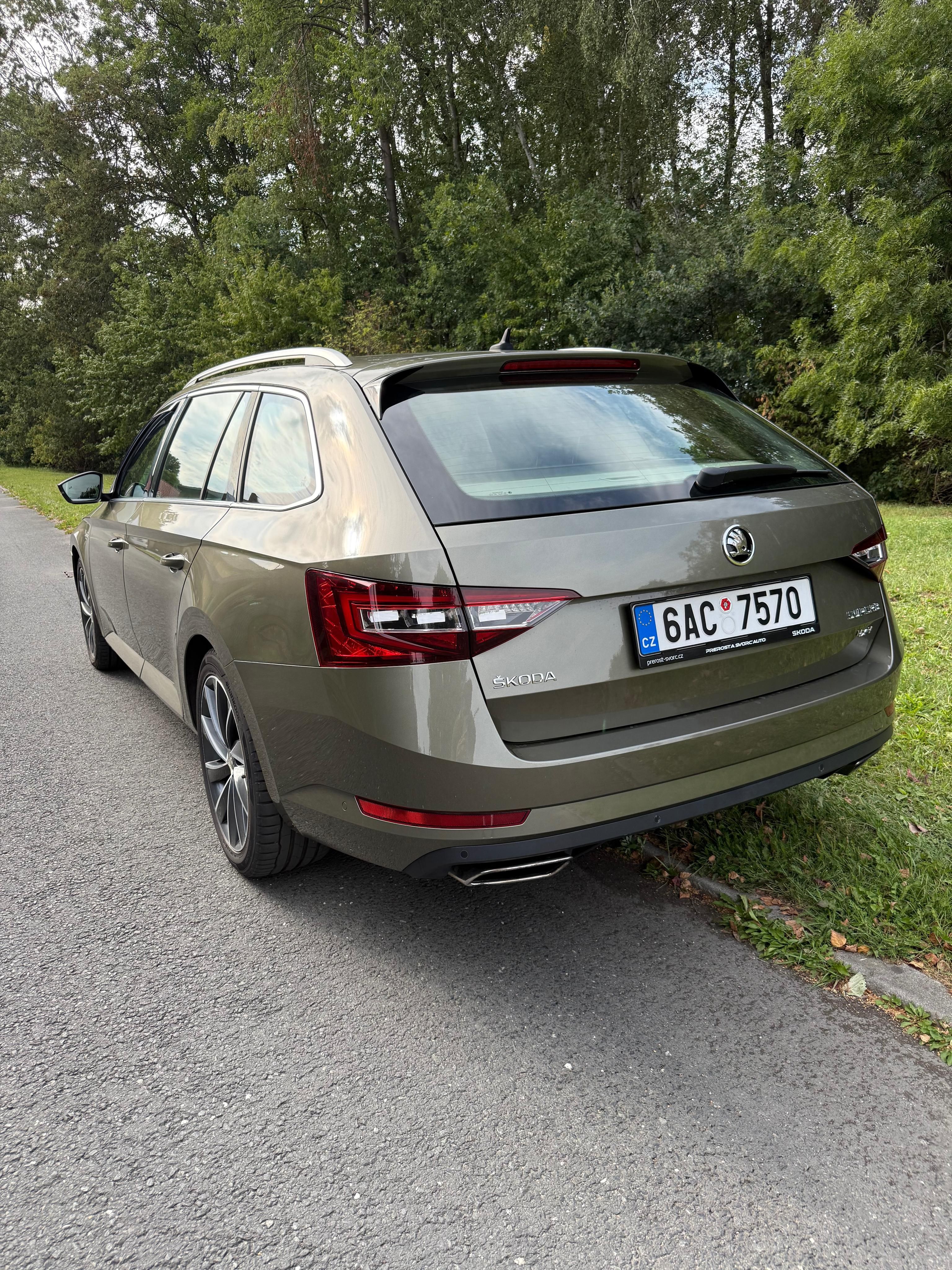Škoda Superb, 2.0 tsi L&K 206kw - fotka 5