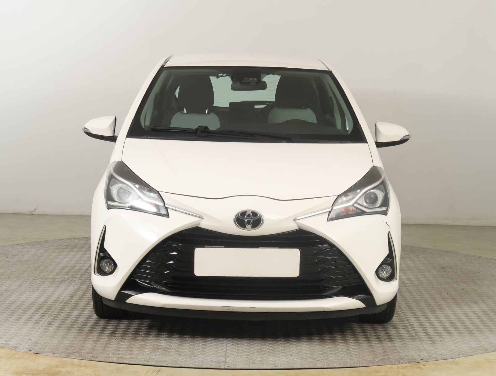 Toyota Yaris, 1.0 VVT-i, ČR,1.maj, Klima - fotka 2