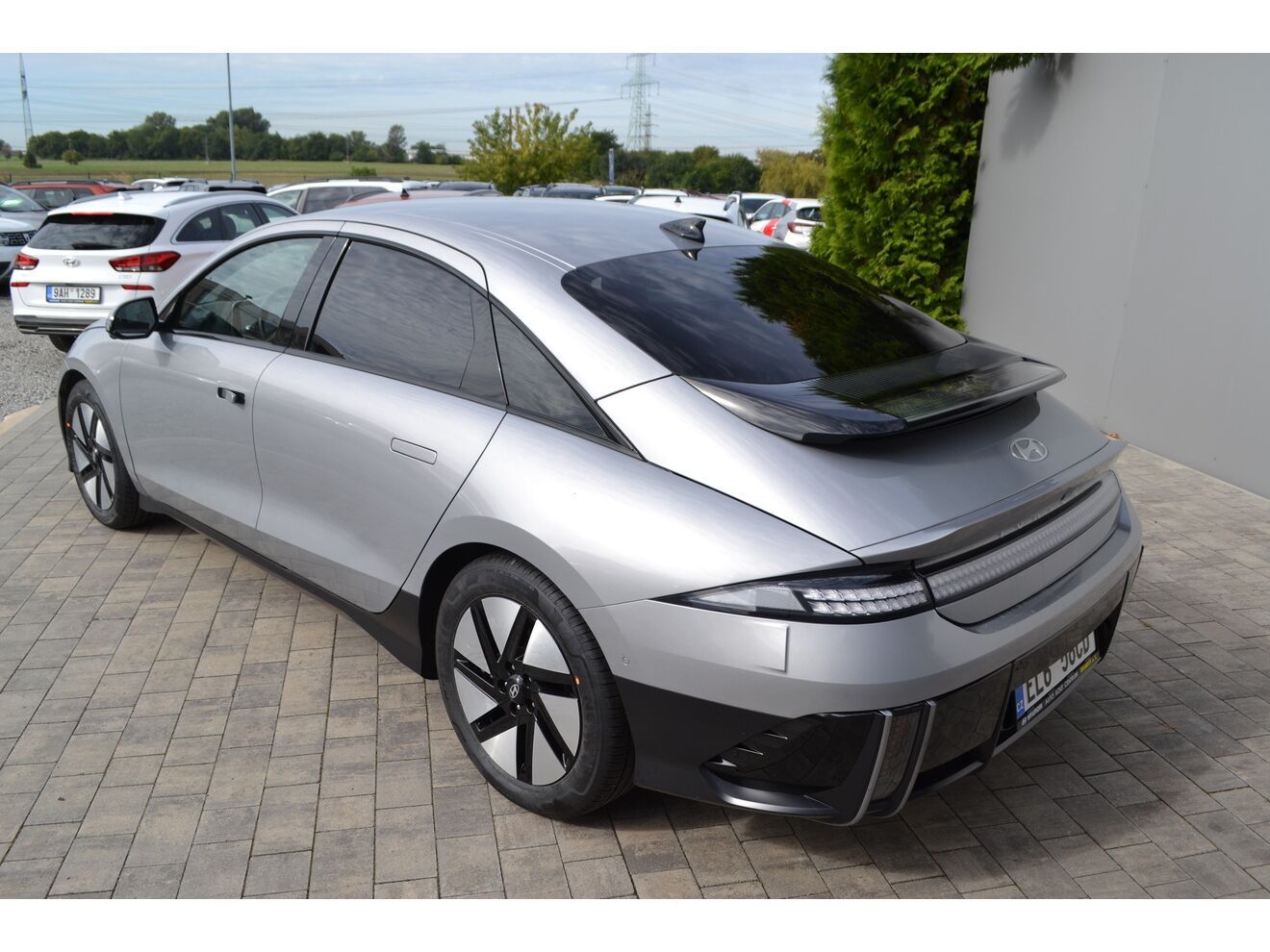 Hyundai Ioniq 6, 239KW 4x4 POWER 77kWh STYLE PR - fotka 3