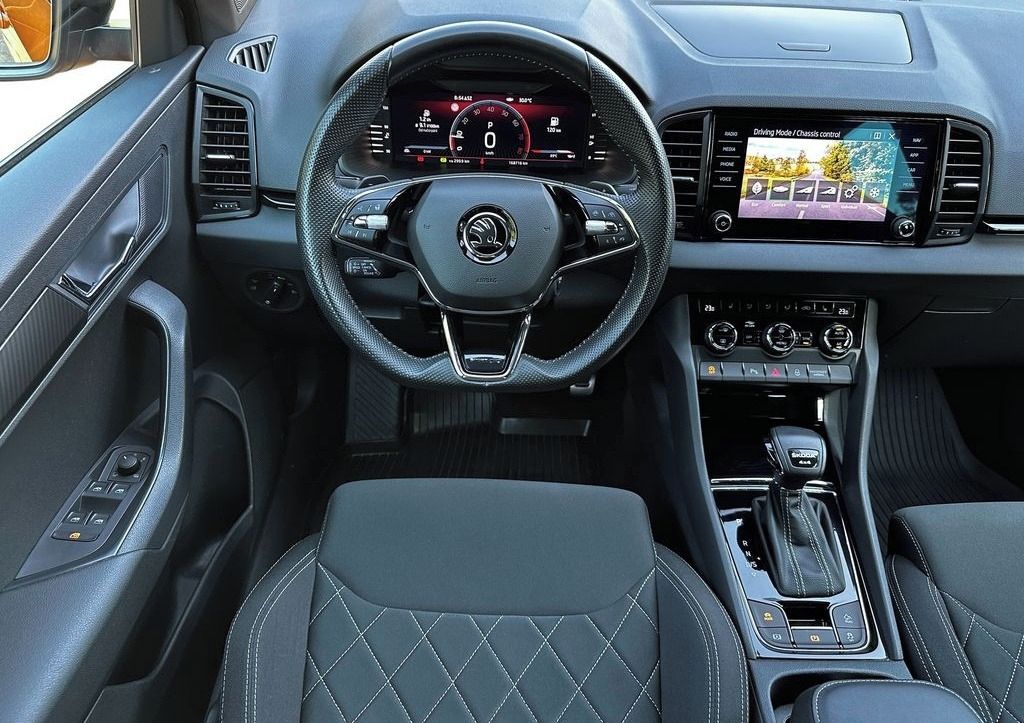 Škoda Karoq, 2.0TSI SportLine DSG 4x4 - fotka 2