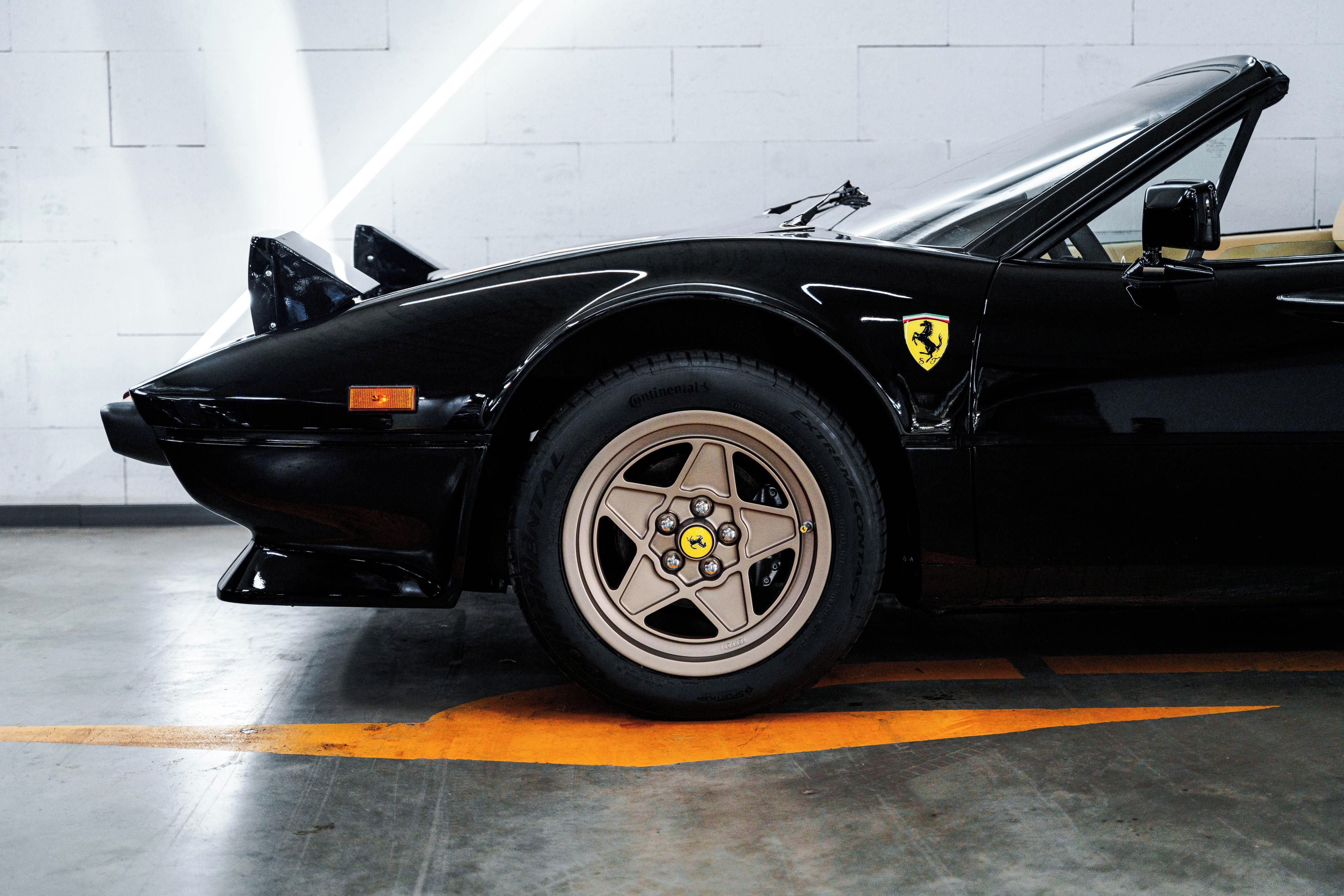 Ferrari, 308 GTS Quattrovalvole V8 - fotka 6