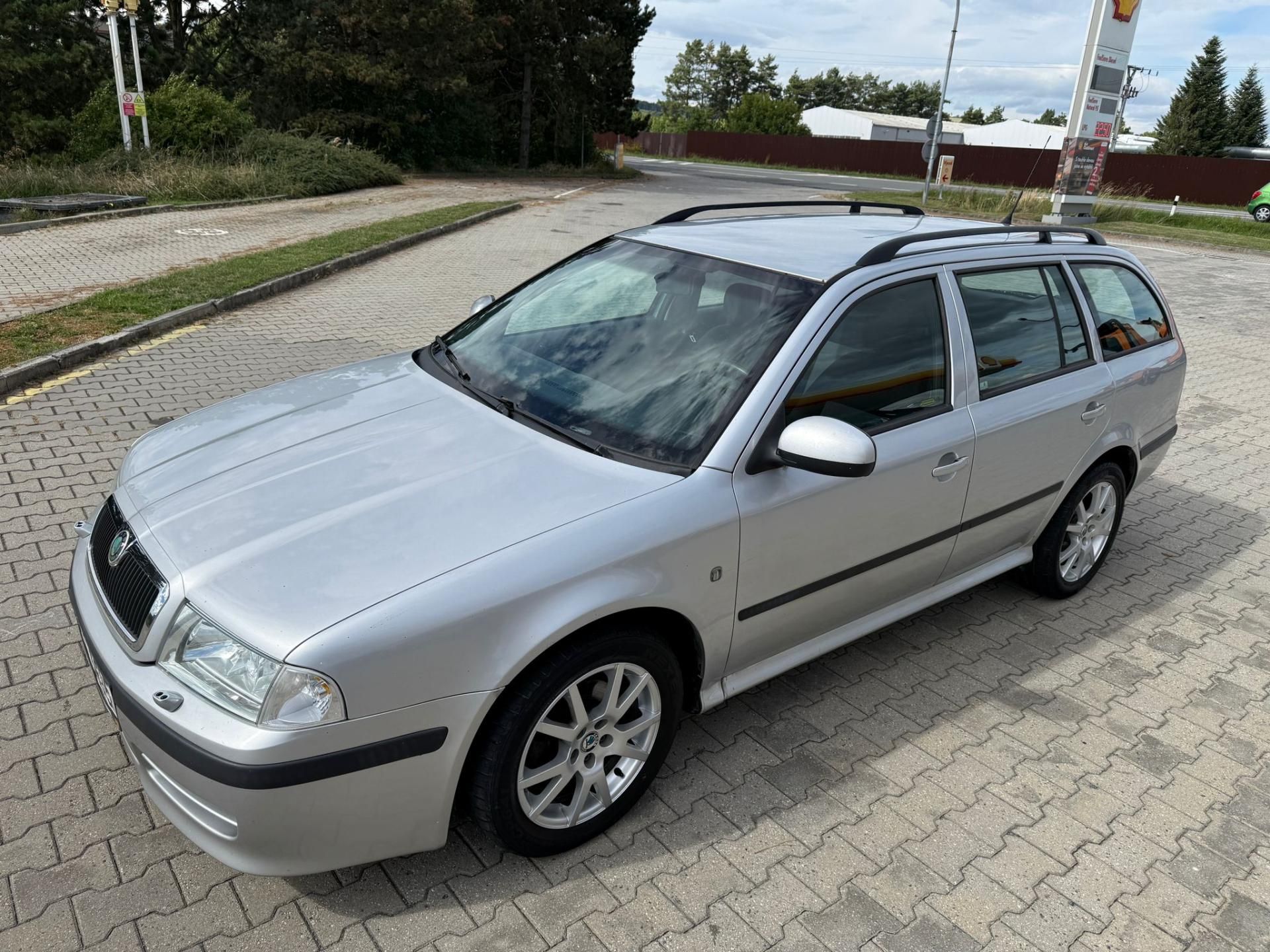 Škoda Octavia, 1,9 TDI TOUR xenon - fotka 3