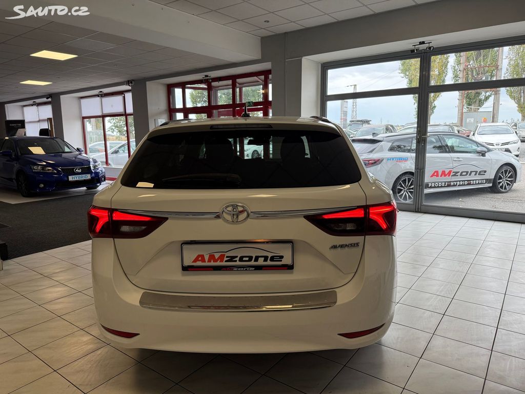 Toyota Avensis, fotka 10