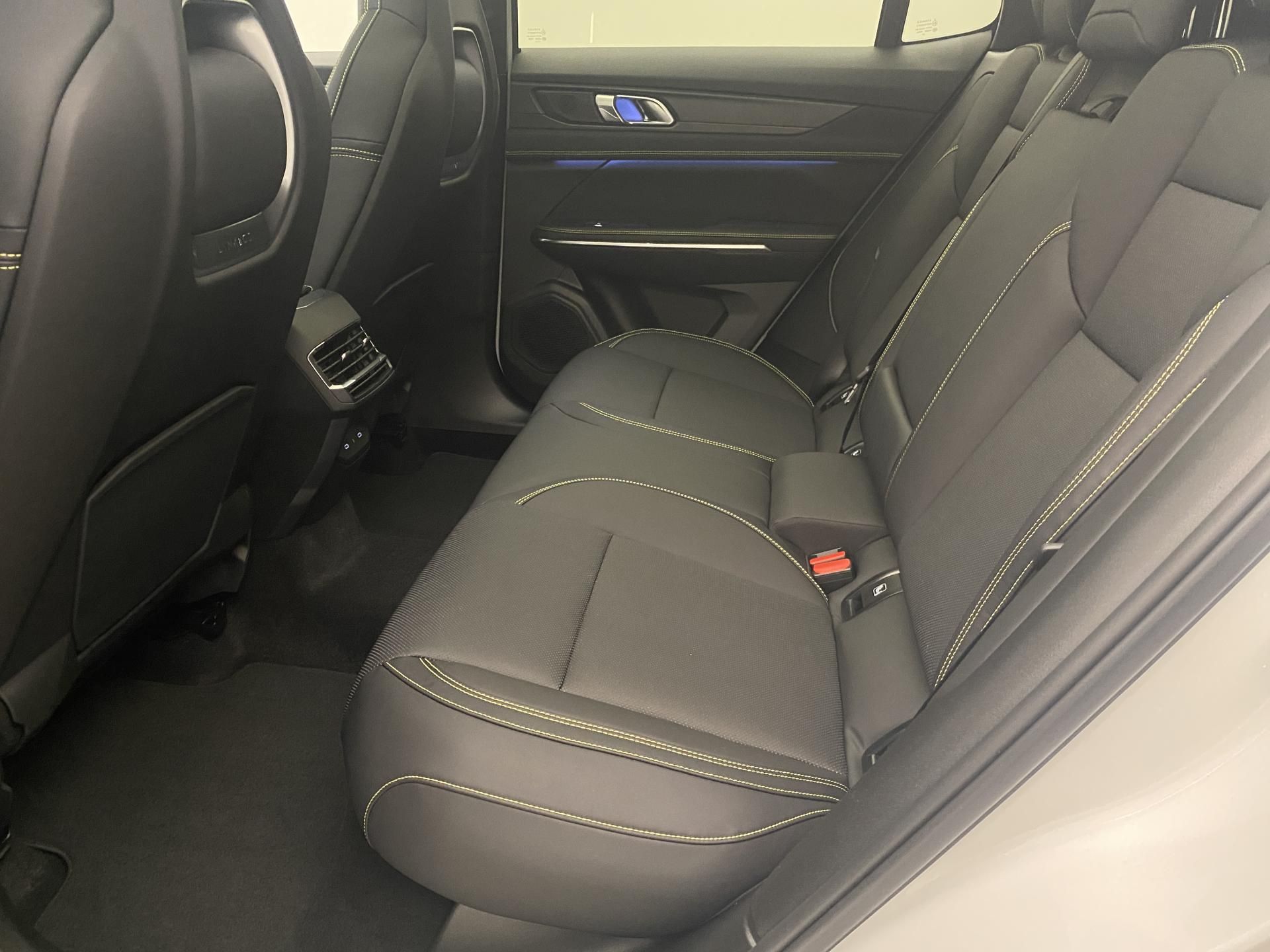 Lynk & Co 01, MORE PHEV AUT CZ 1.maj - fotka 5