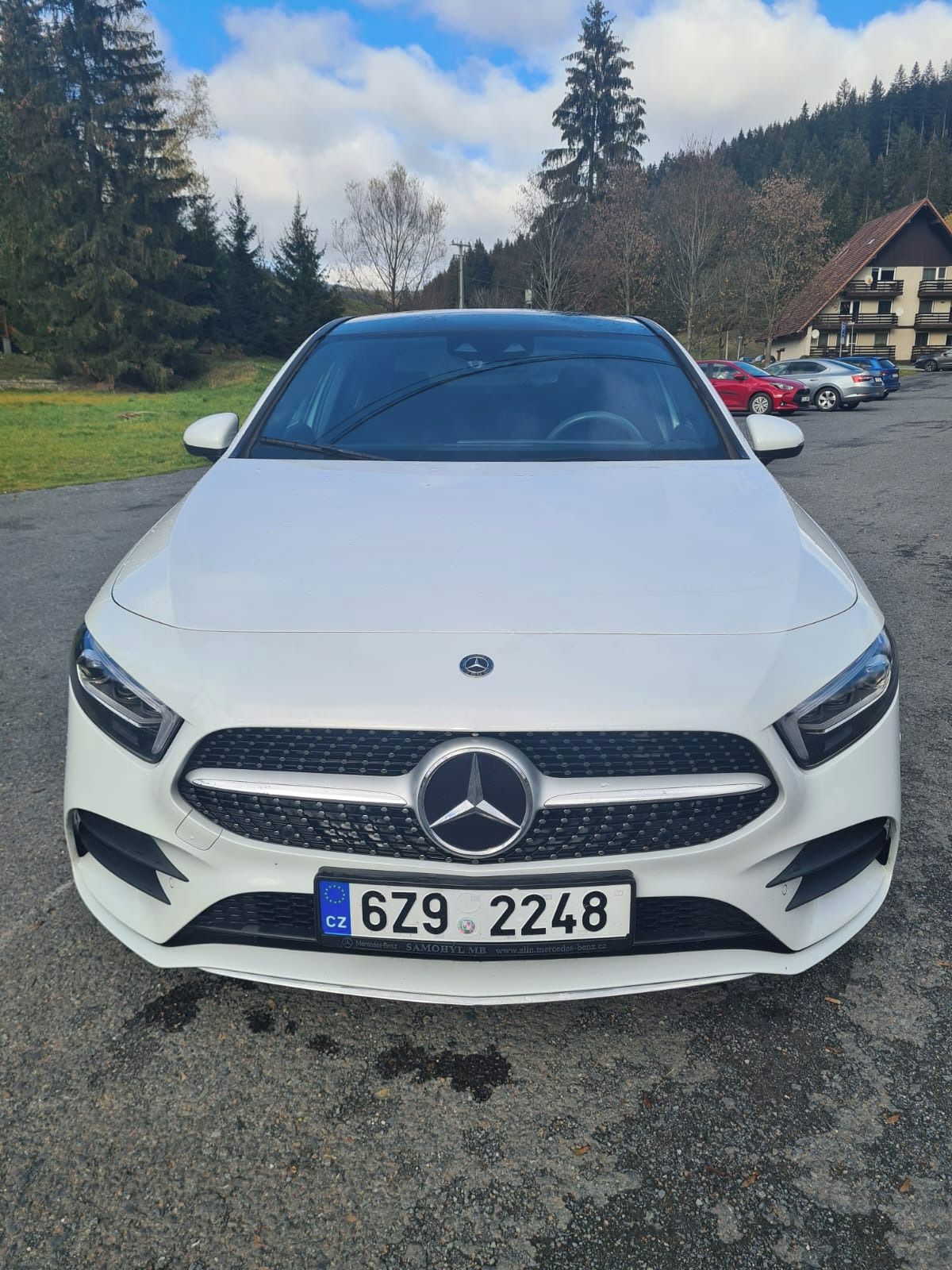 Mercedes-Benz Třídy A, 200d sedan, AMG Line - fotka 2