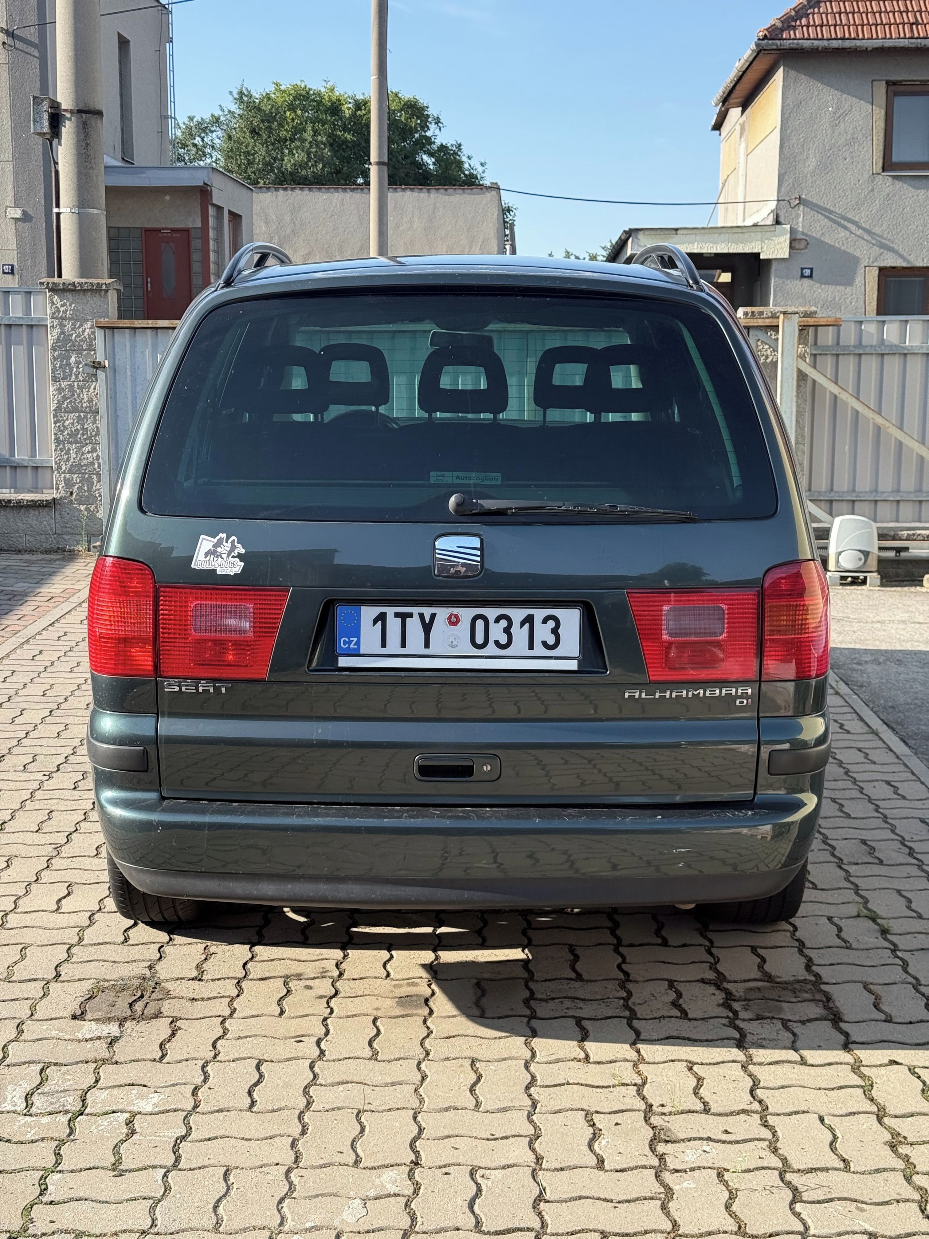 Seat Alhambra, 1.9 TDI, 96 kW - fotka 4