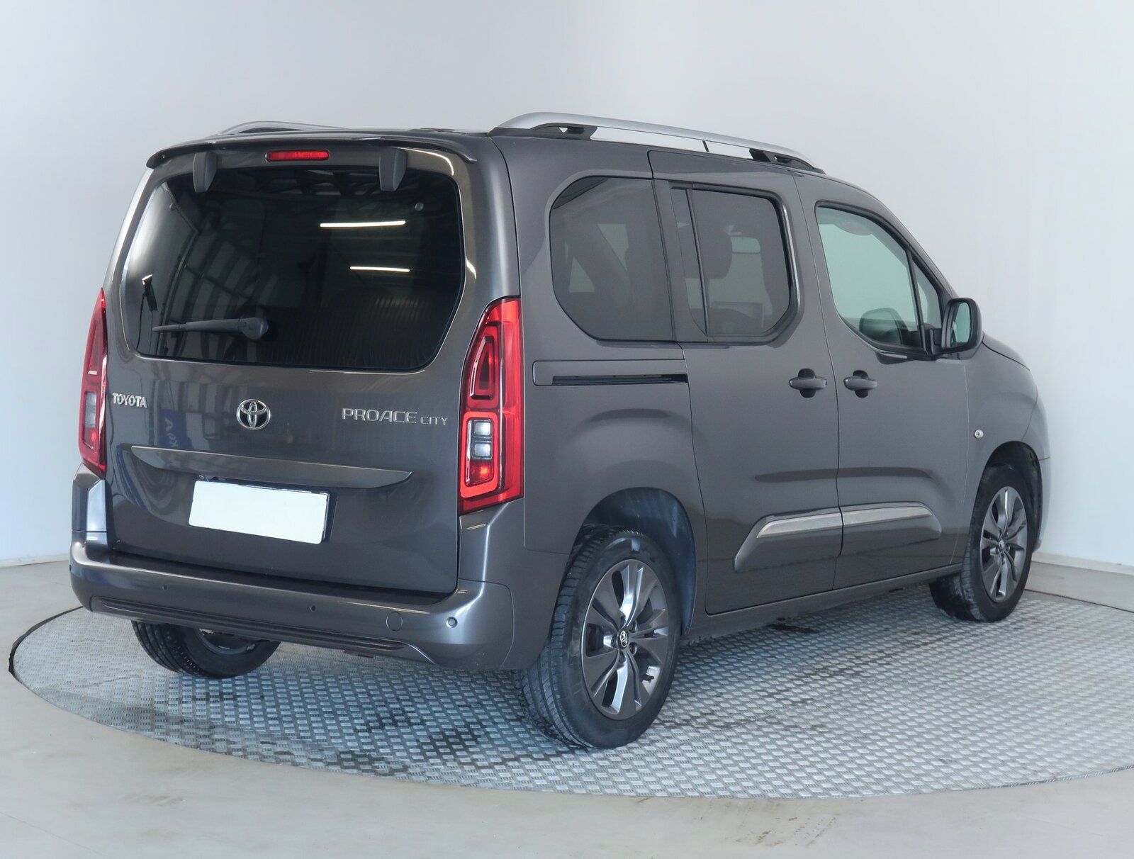Toyota Proace City Verso, 1.2 T, 5Míst, Klima, ČR, 1Maj - fotka 5