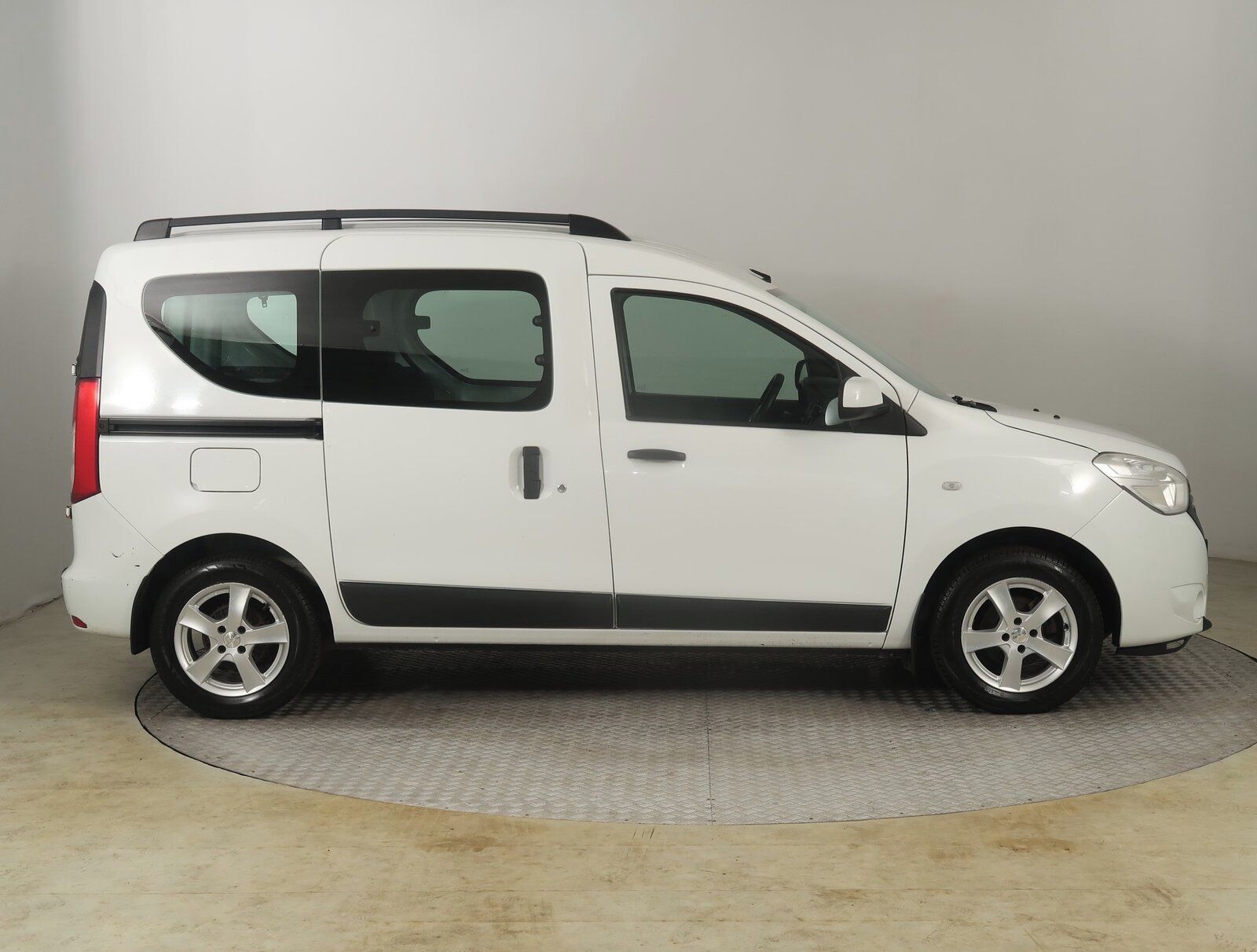 Dacia Dokker, 1.5 dCi, ČR,1.maj - fotka 6