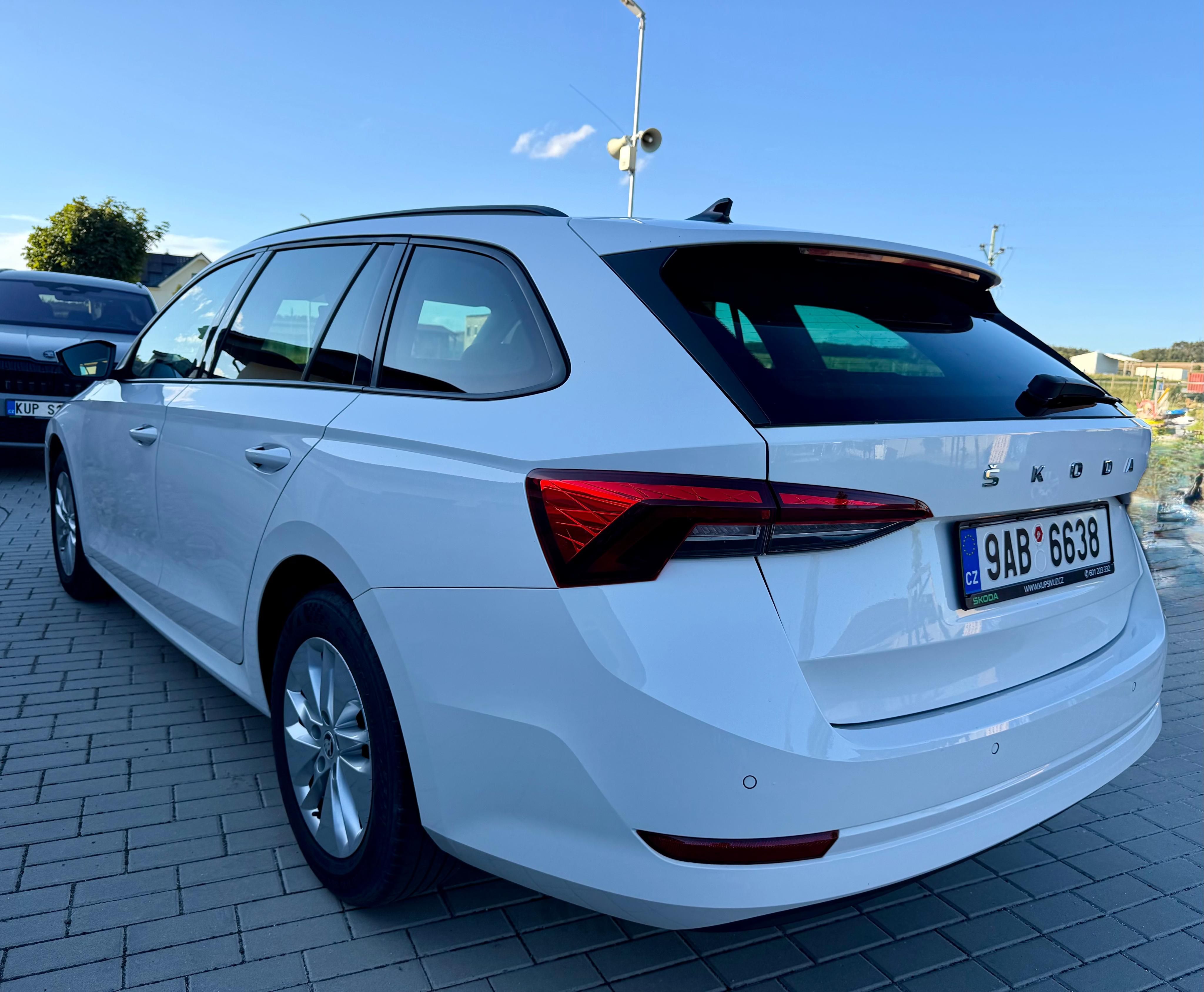 Škoda Octavia, 2,0 TDI Combi Ambition plus - fotka 6