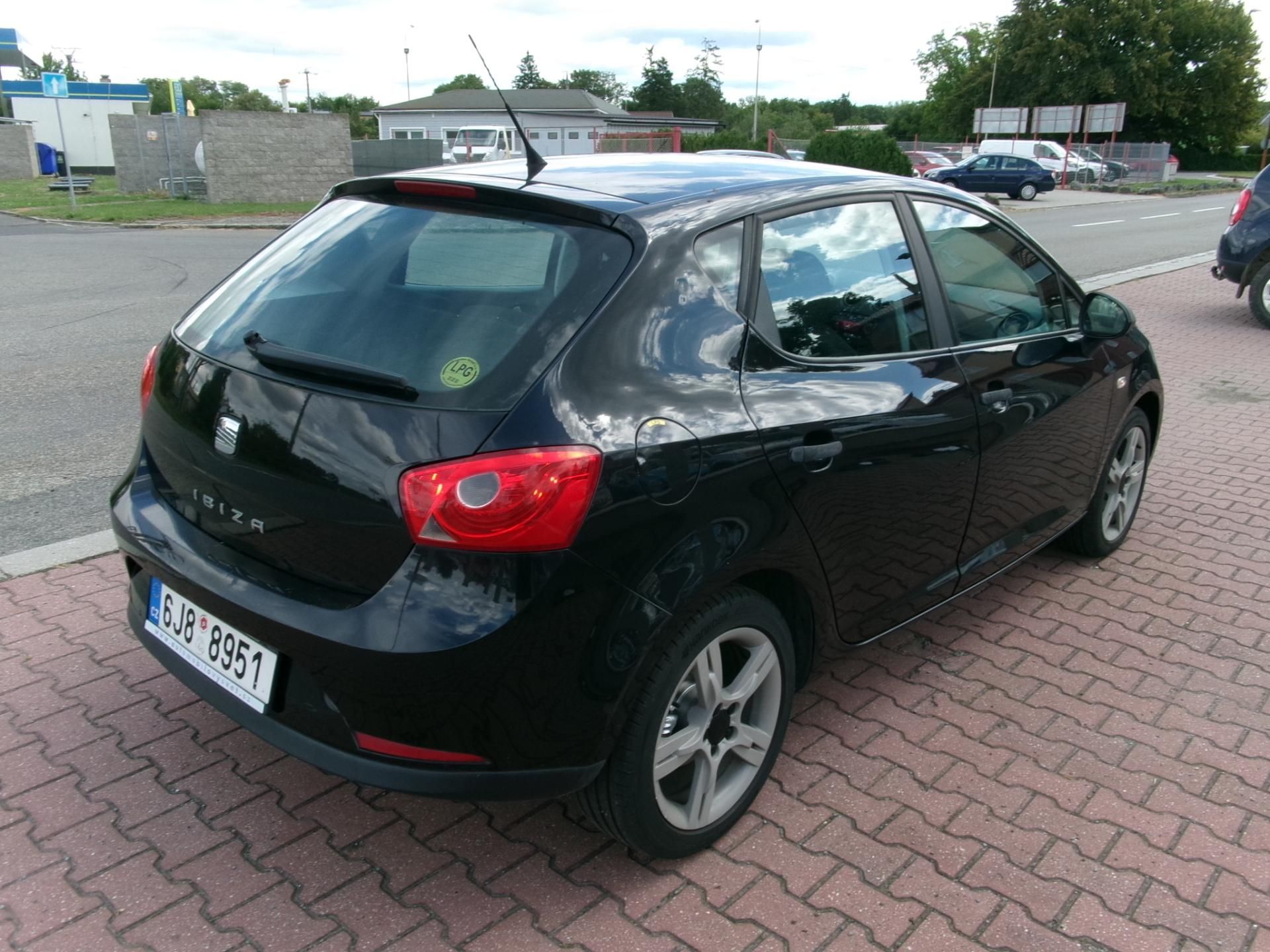 Seat Ibiza, 1,4 16V KLIMA - fotka 6