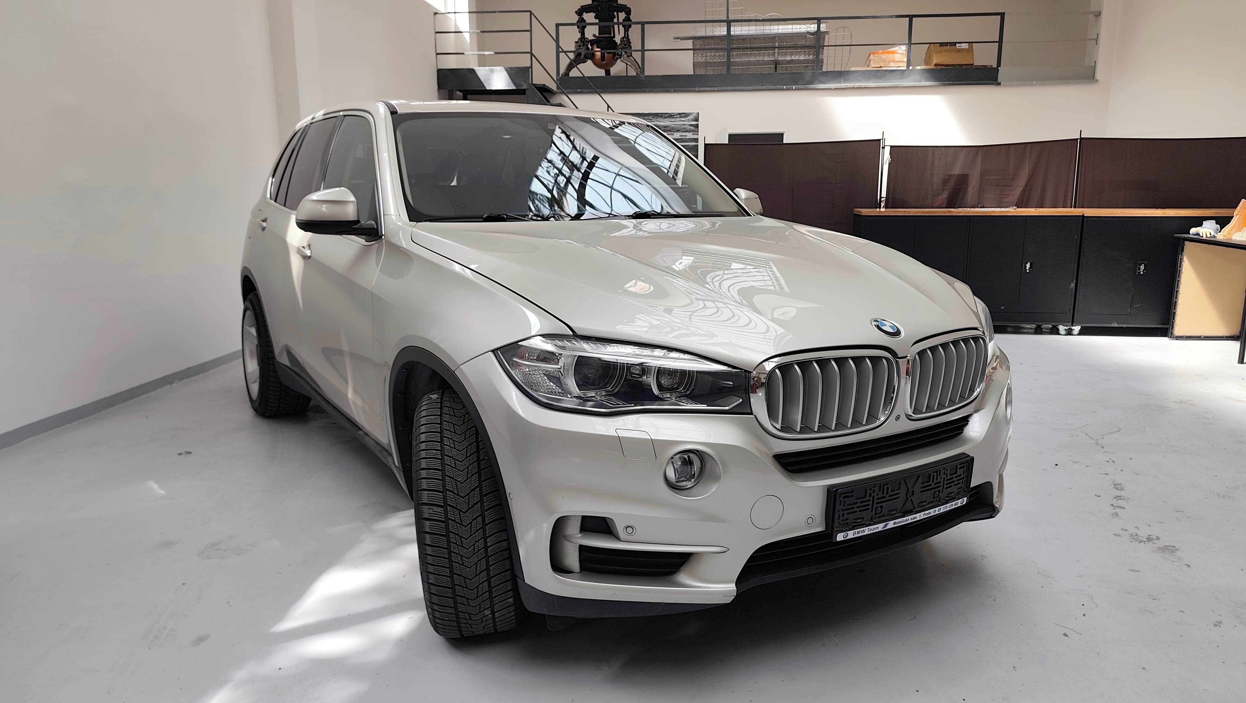 BMW X5, 40d 230kw velká výbava - fotka 6