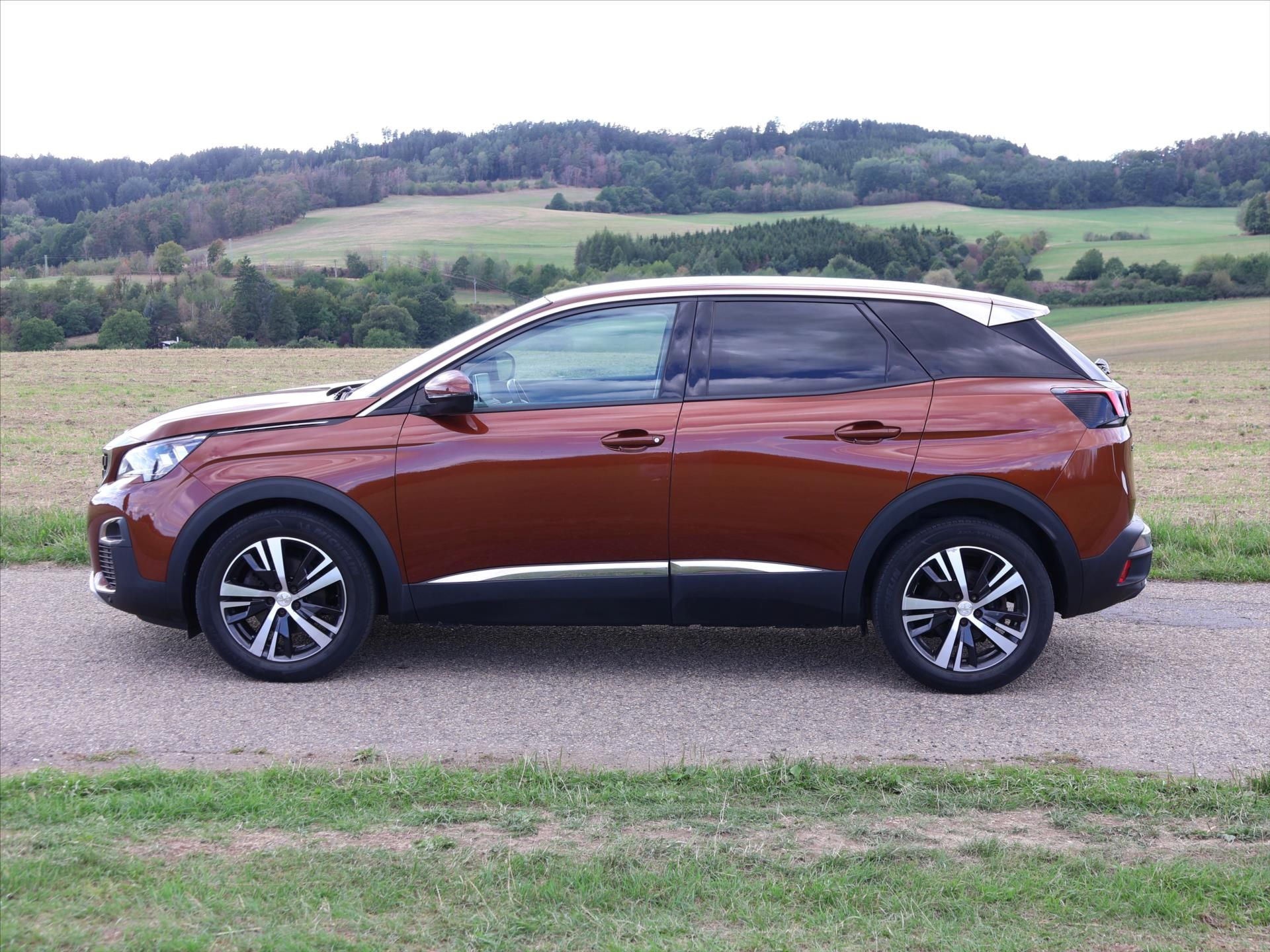 Peugeot 3008, 1,5 Blue HDi 96kW Allure CZ - fotka 4