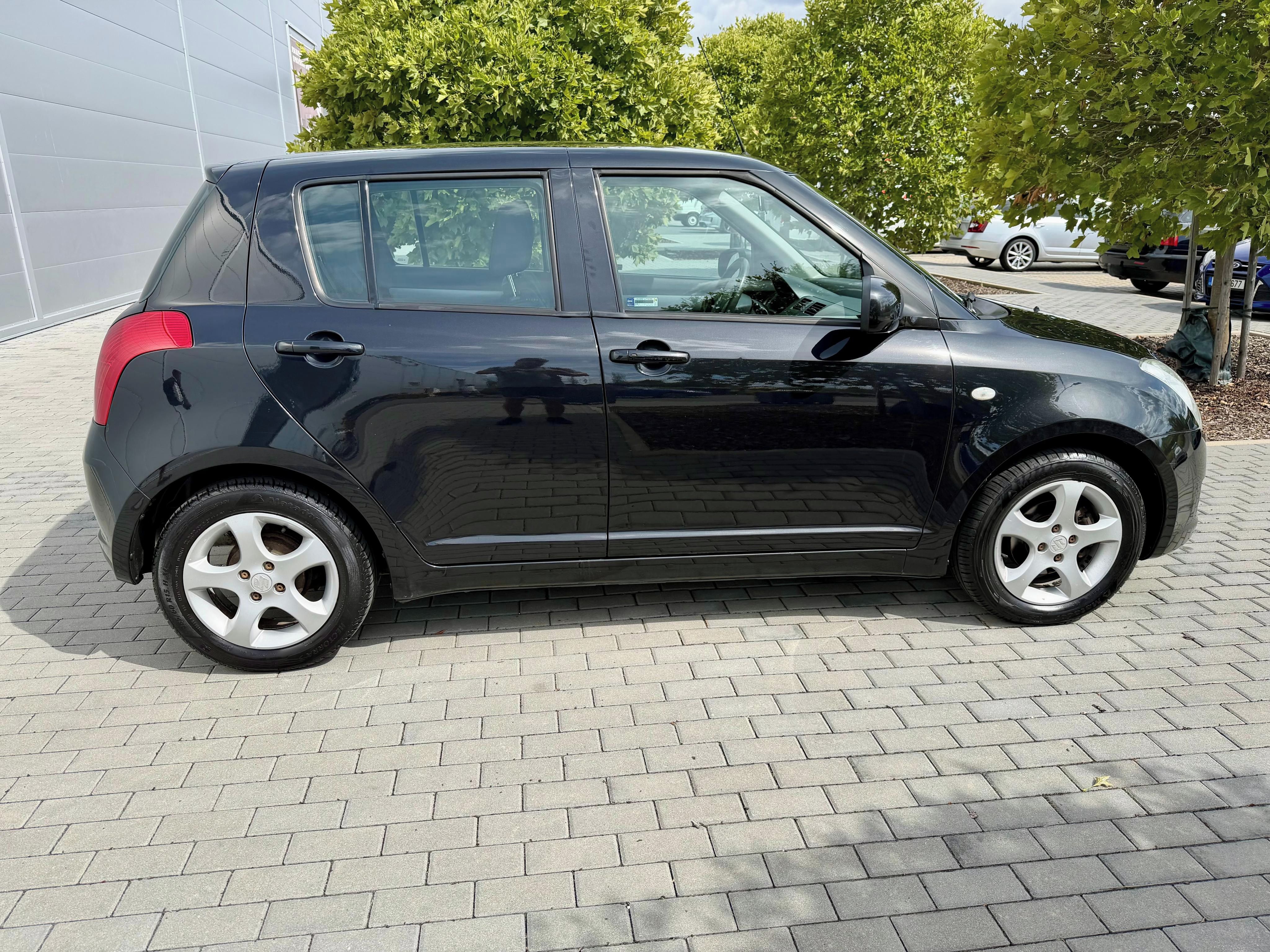 Suzuki Swift, 1.3 GLX AUTOMAT KOUP. ČR!!! - fotka 4