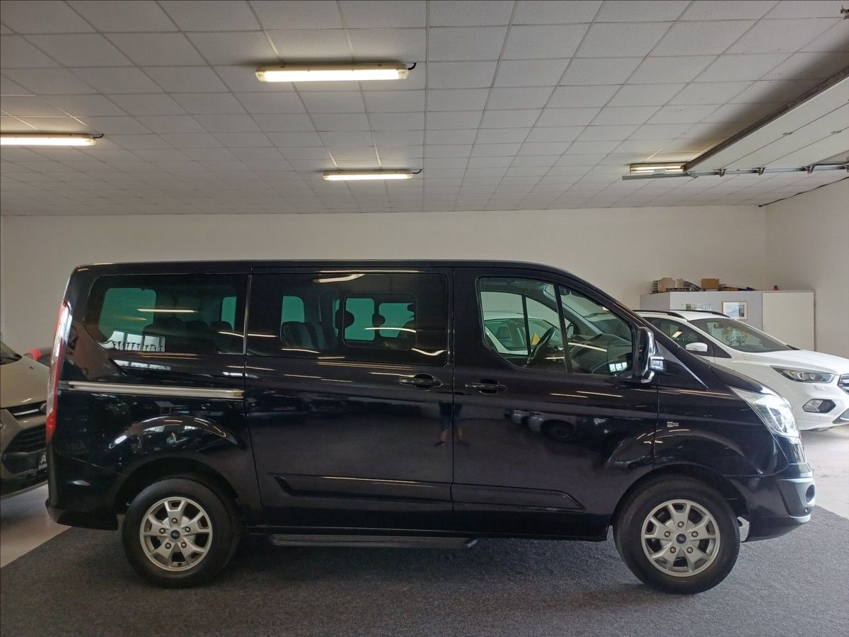 Ford Tourneo Custom, 2,2 Titanium 114kW,po servisu - fotka 3