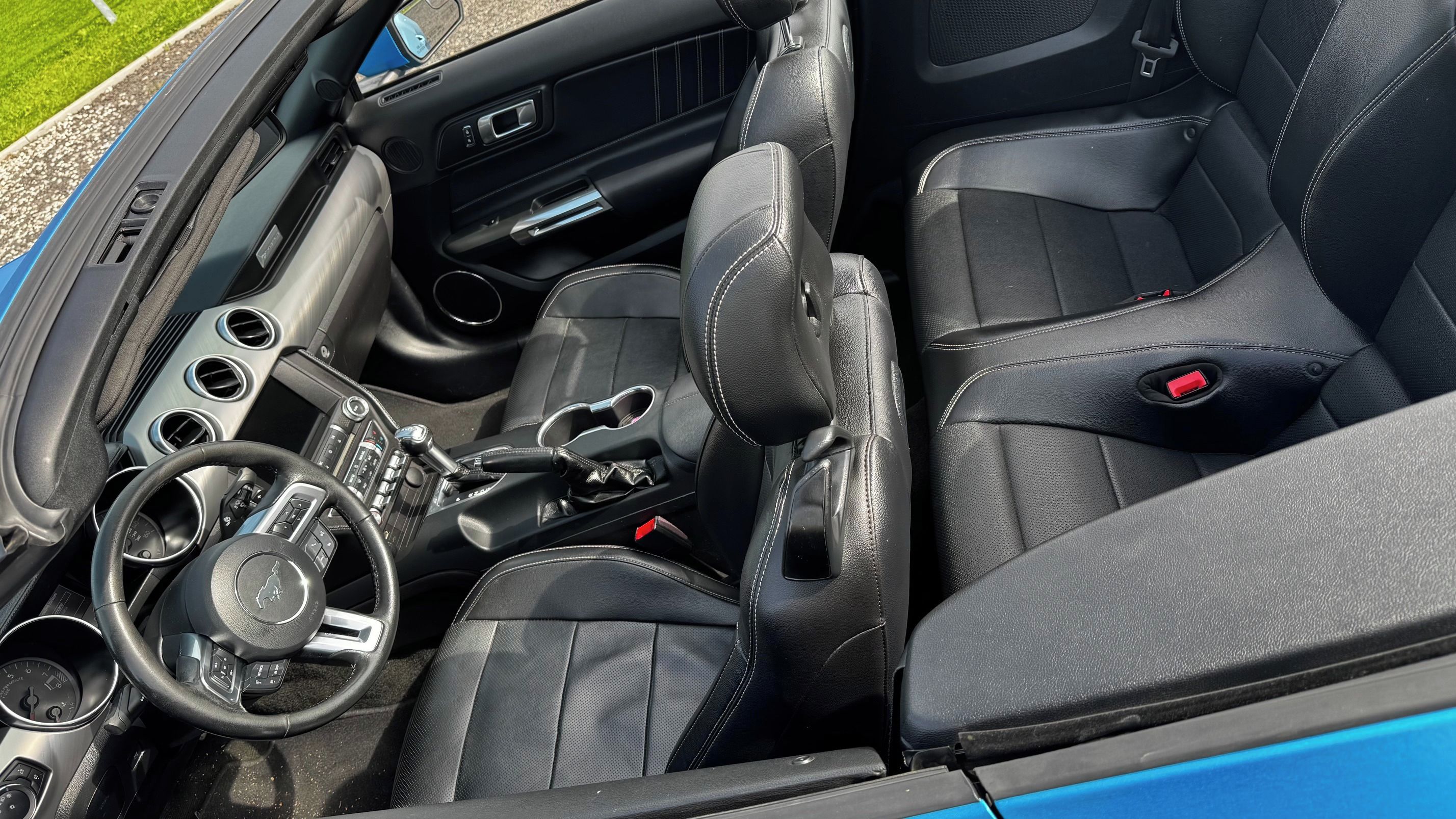 Ford Mustang, Ford Mustang GT 5.0 cabriolet - fotka 4