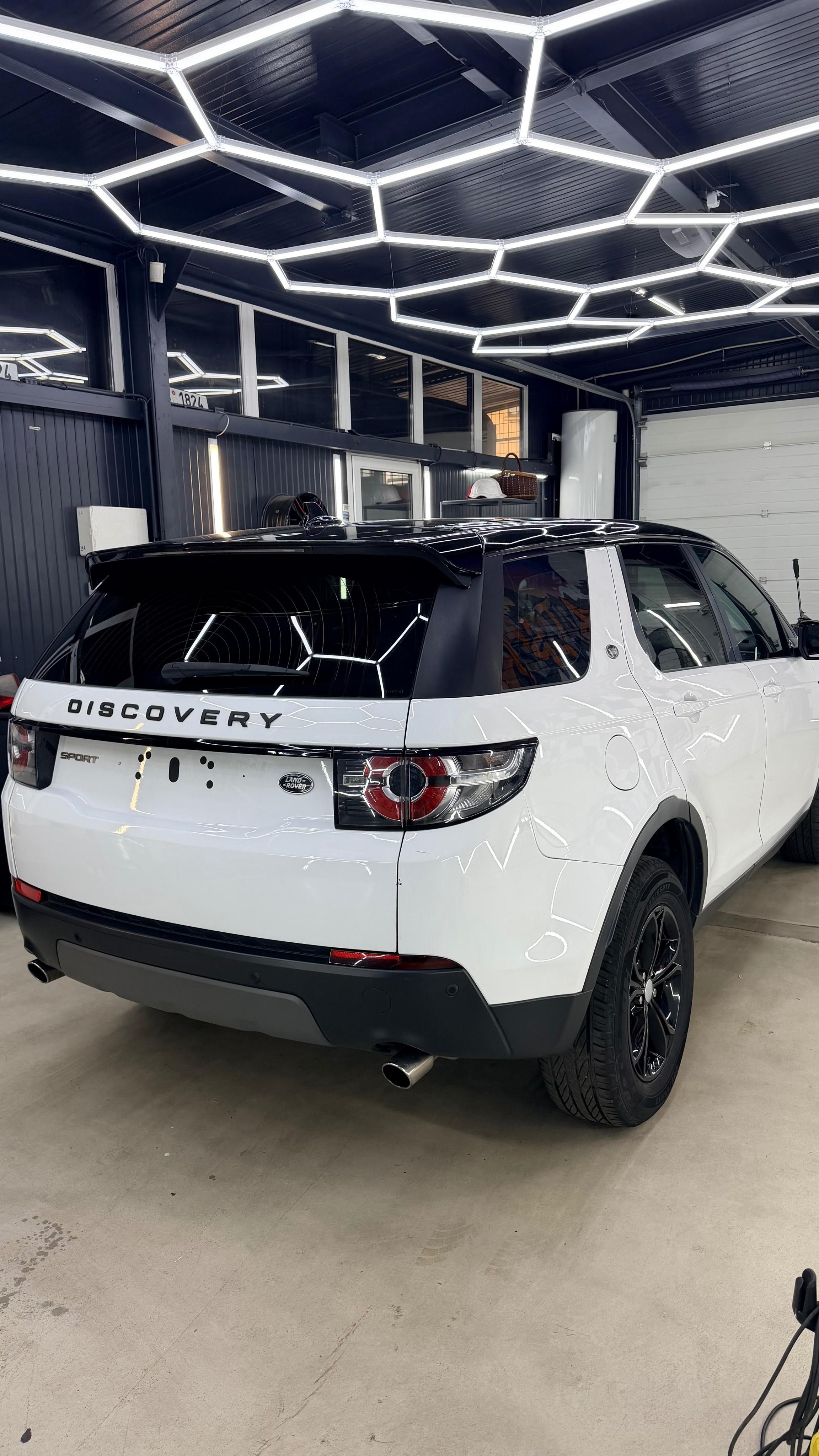 Land Rover Discovery, 2.0TD / 4x4 / 2016 / Sport - fotka 4