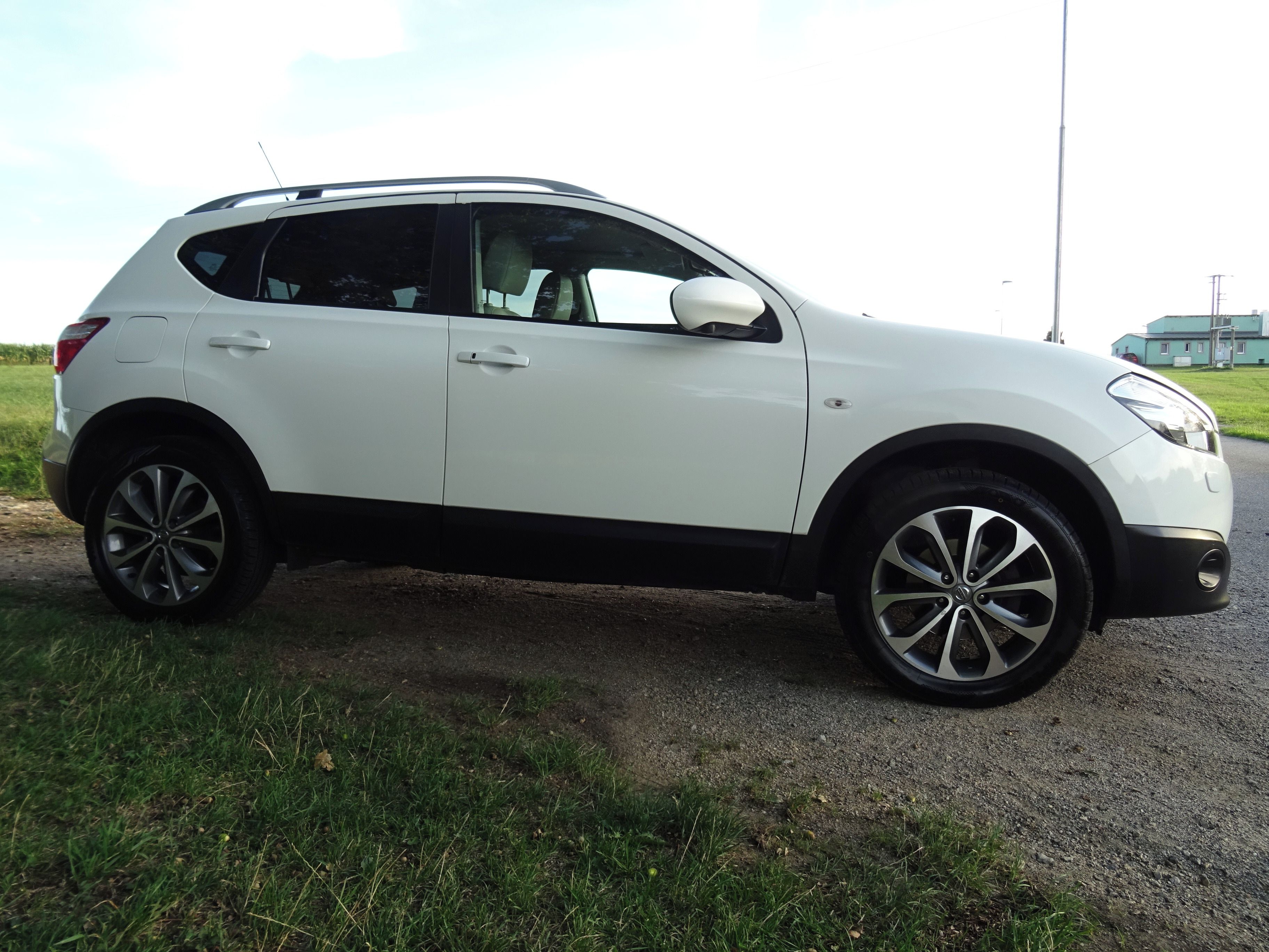 Nissan Qashqai, 2,0 dCi 4x4 tažné,pěkná výbava - fotka 3