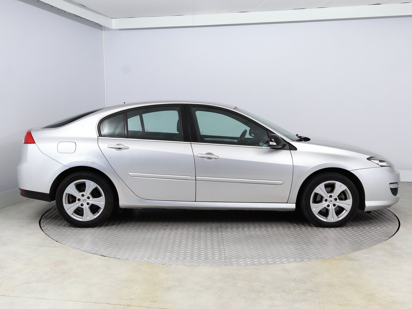 Renault Laguna, 2.0 DCi, Xenony - fotka 6