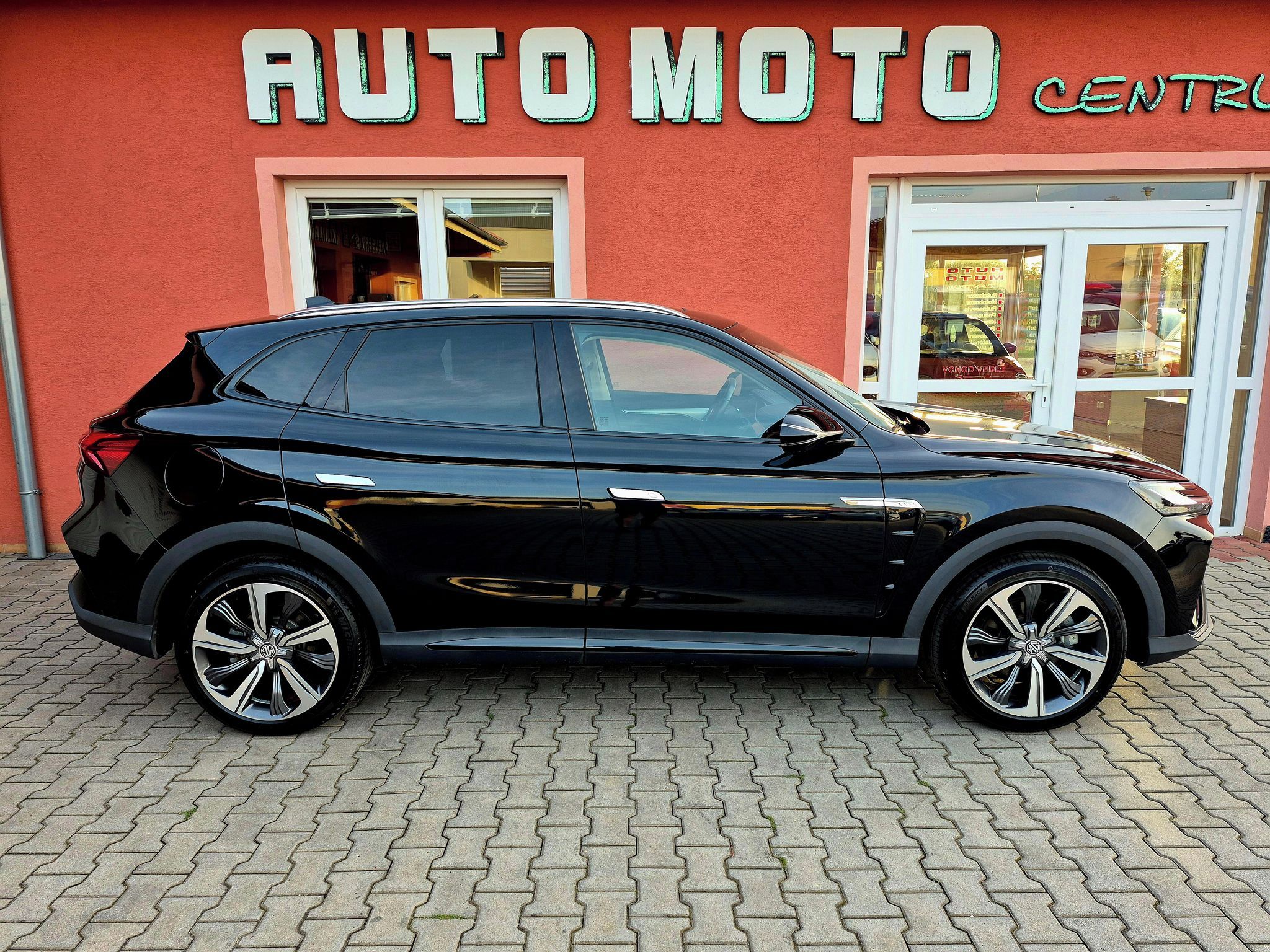 MG, R ELECTRIC  Performance 212 KW - fotka 5