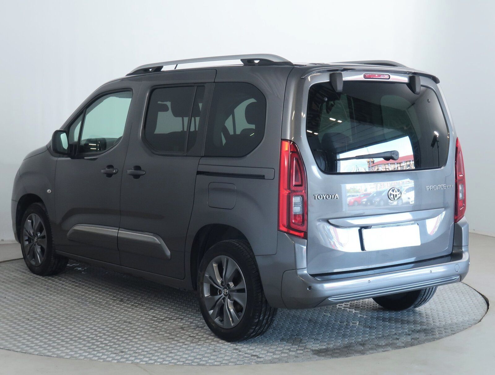 Toyota Proace City Verso, 1.2 T, 5Míst, Klima, ČR, 1Maj - fotka 4
