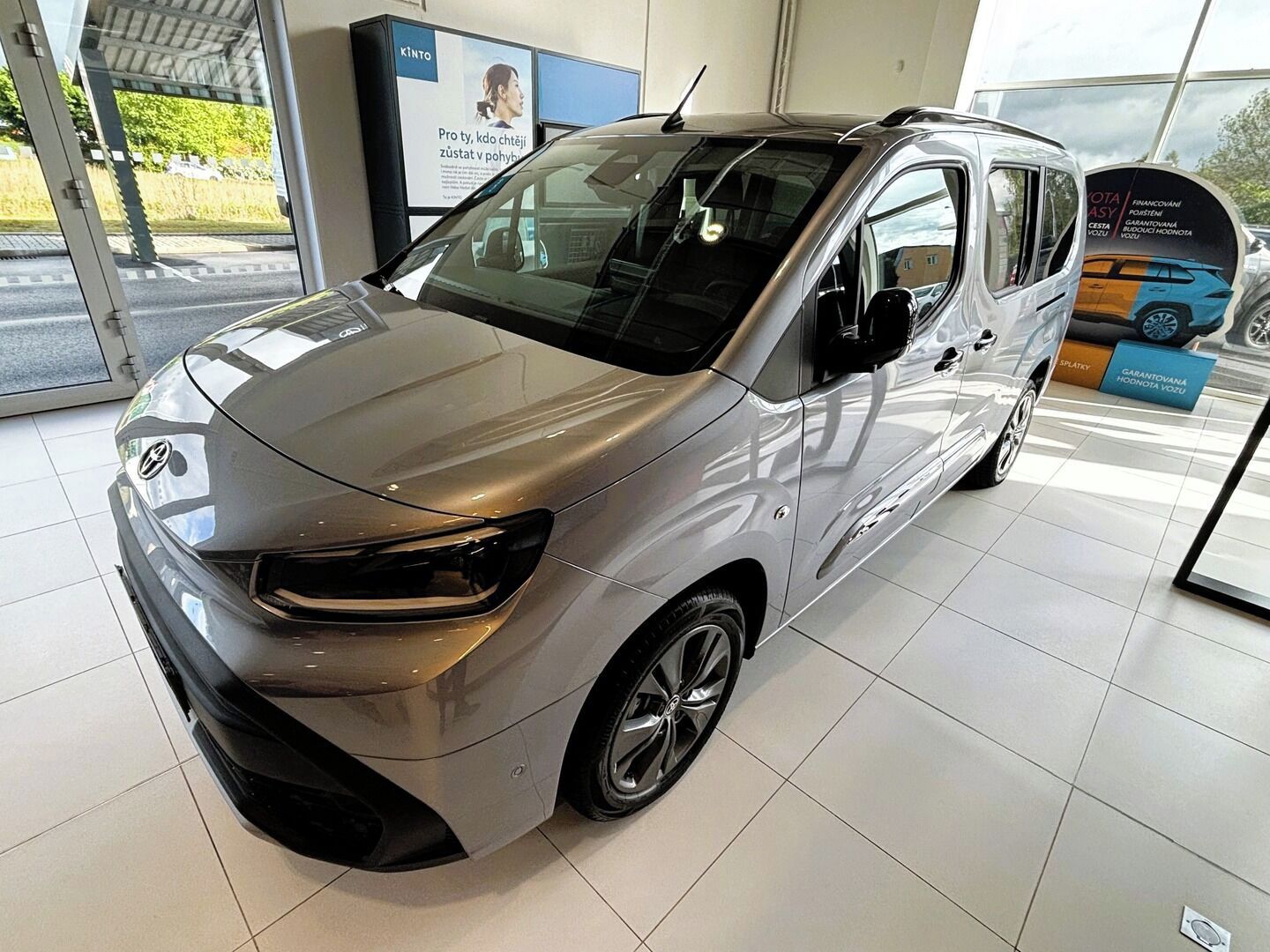 Toyota Proace City Verso, 1,5   LWB 1.5D 130 AT VIP - fotka 3