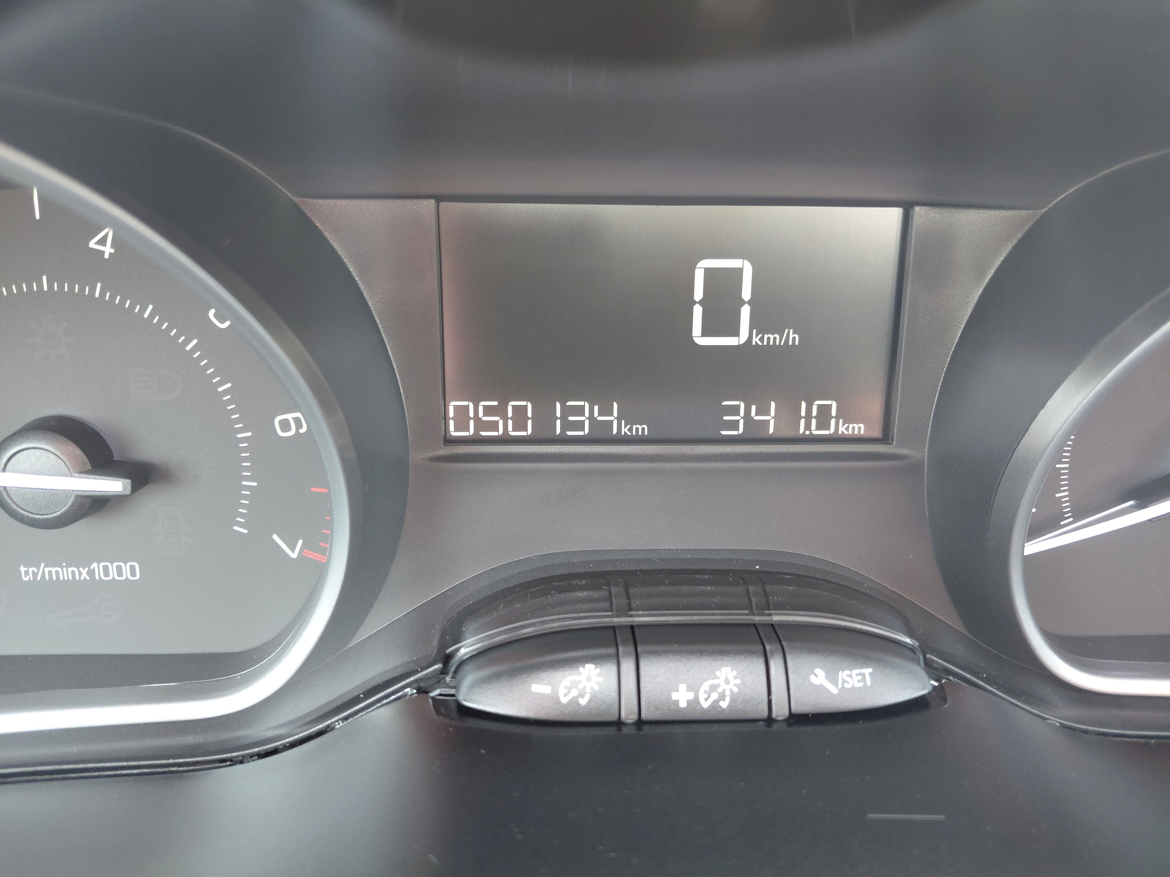 Peugeot 2008, 50t.km,kamera,panorama,6xrychl - fotka 5