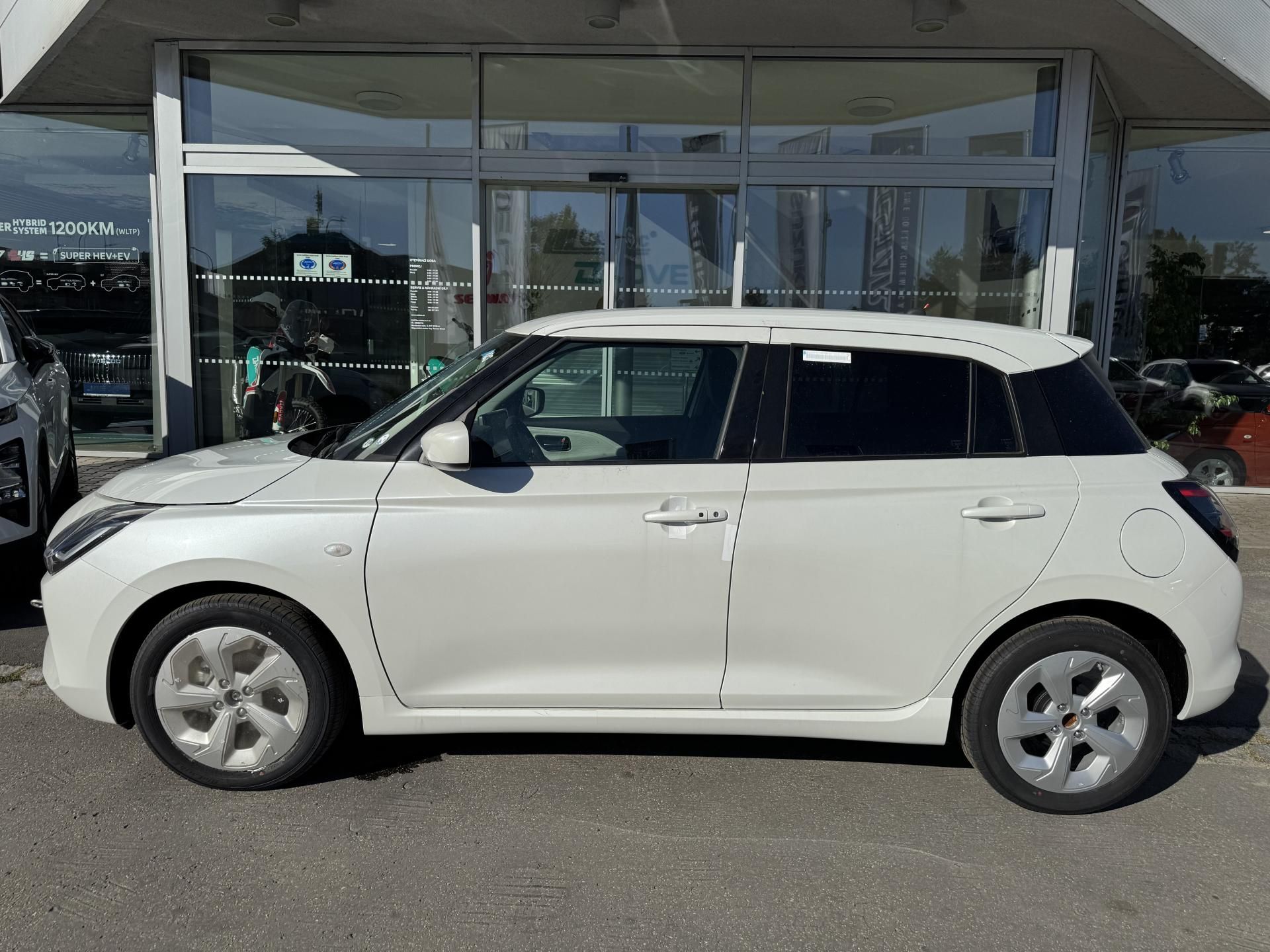Suzuki Swift, 1,2 Premium Hybrid - fotka 2